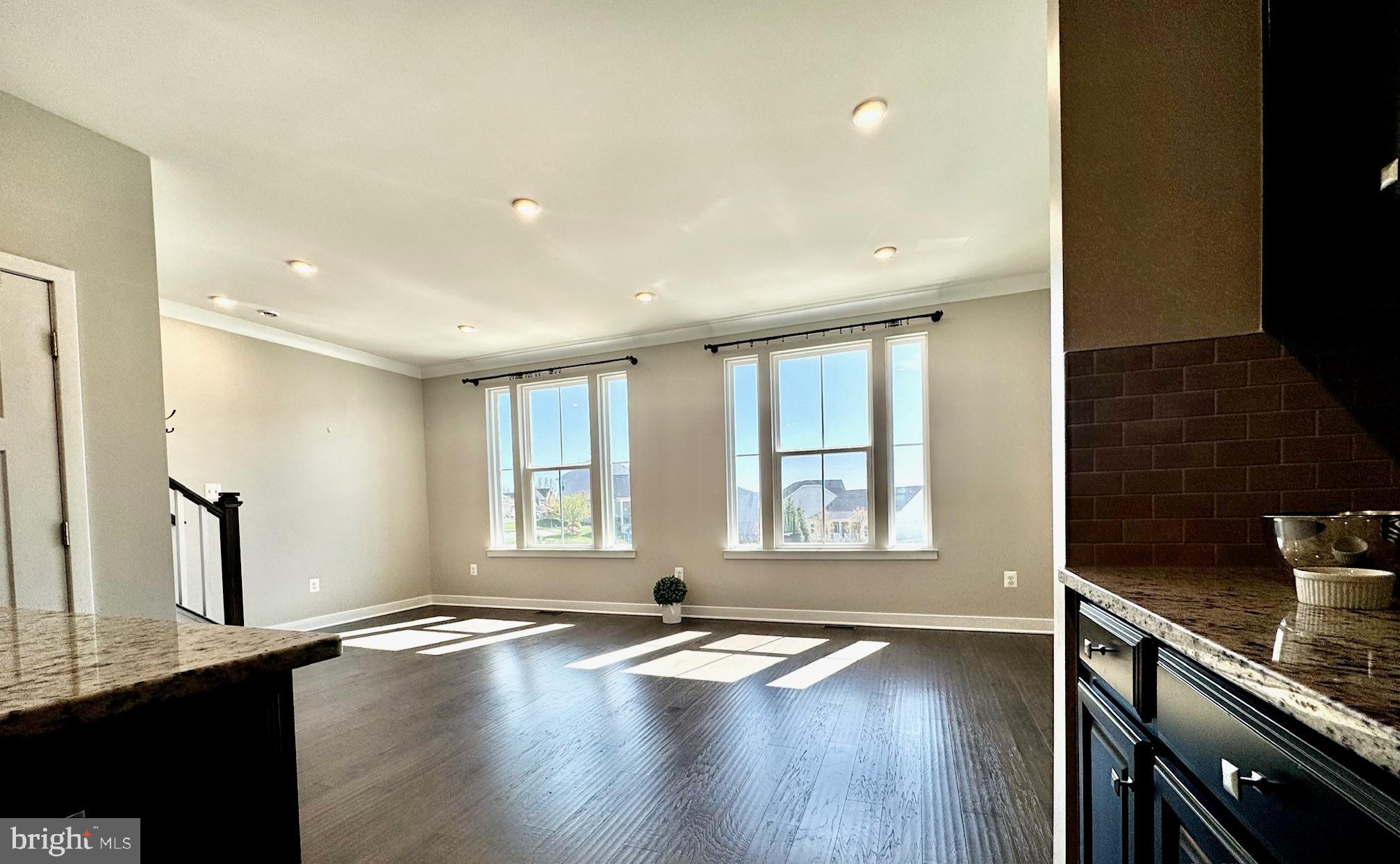 LAKE FREDERICK - Residential Lease