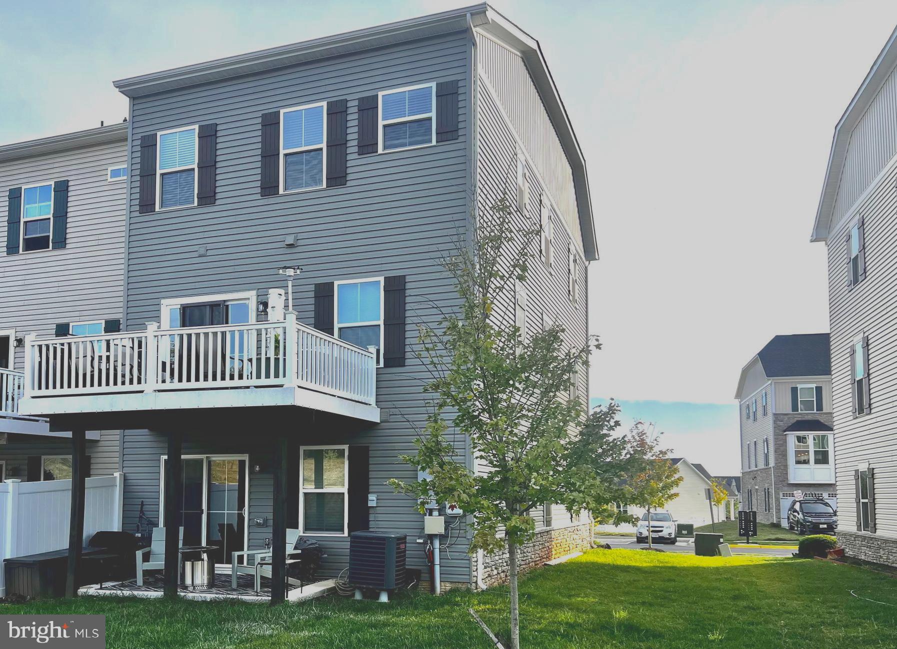 LAKE FREDERICK - Residential Lease