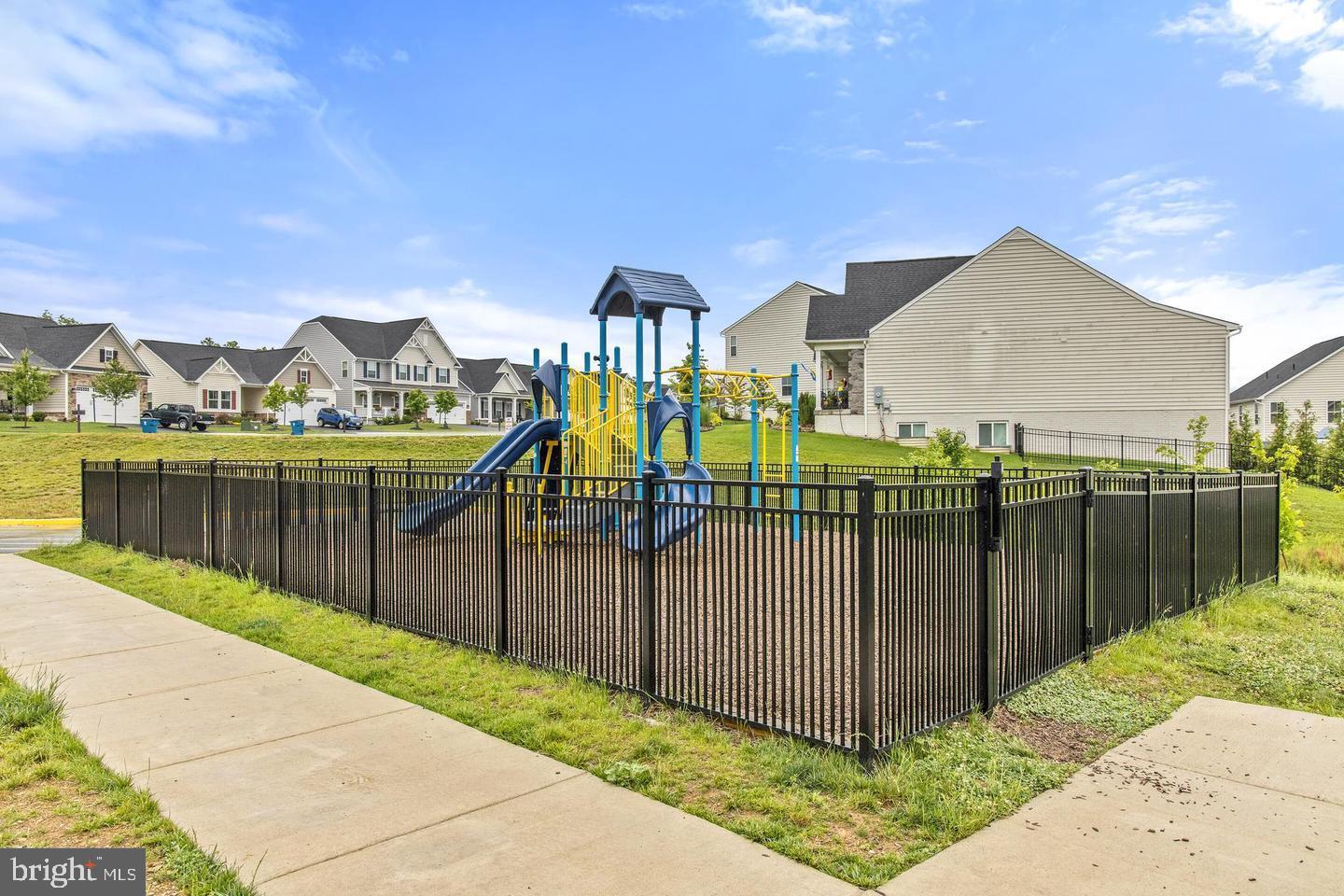 LAKE FREDERICK - Residential Lease