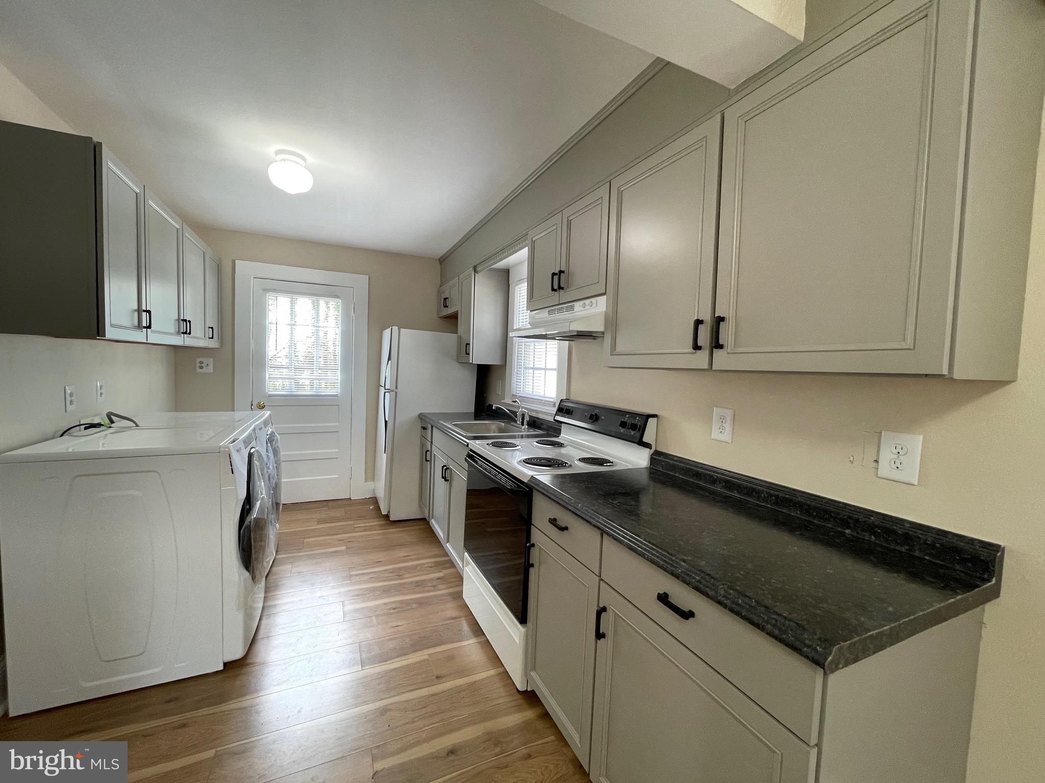 PHILLIPS - Residential Lease