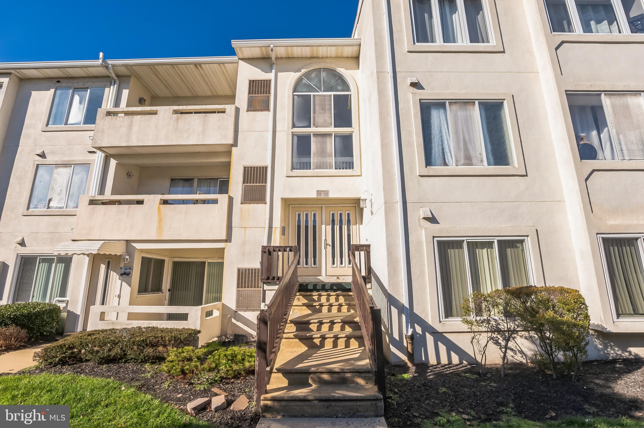 FOUNTAIN POINTE - Residential