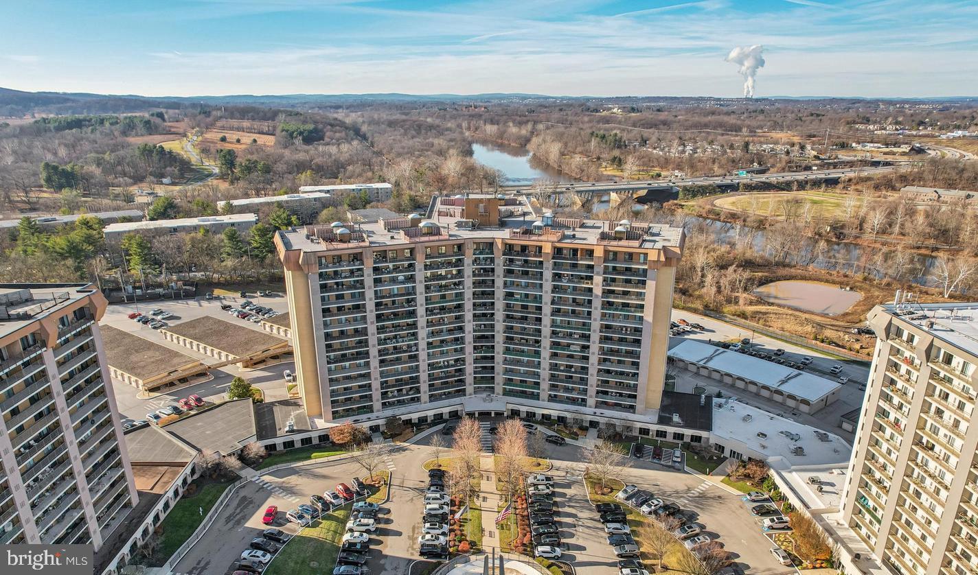 VALLEY FORGE TOWER - Residential