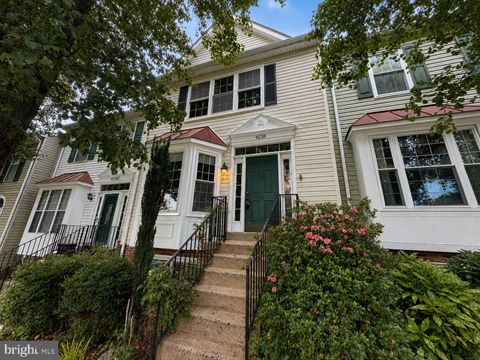 Photo of 4238 Ashmere Circle, DUMFRIES, VA 22025 (MLS # VAPW2117814)