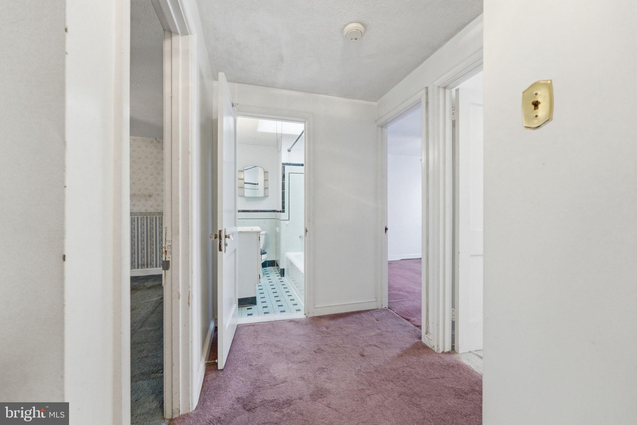 OXFORD CIRCLE - Residential