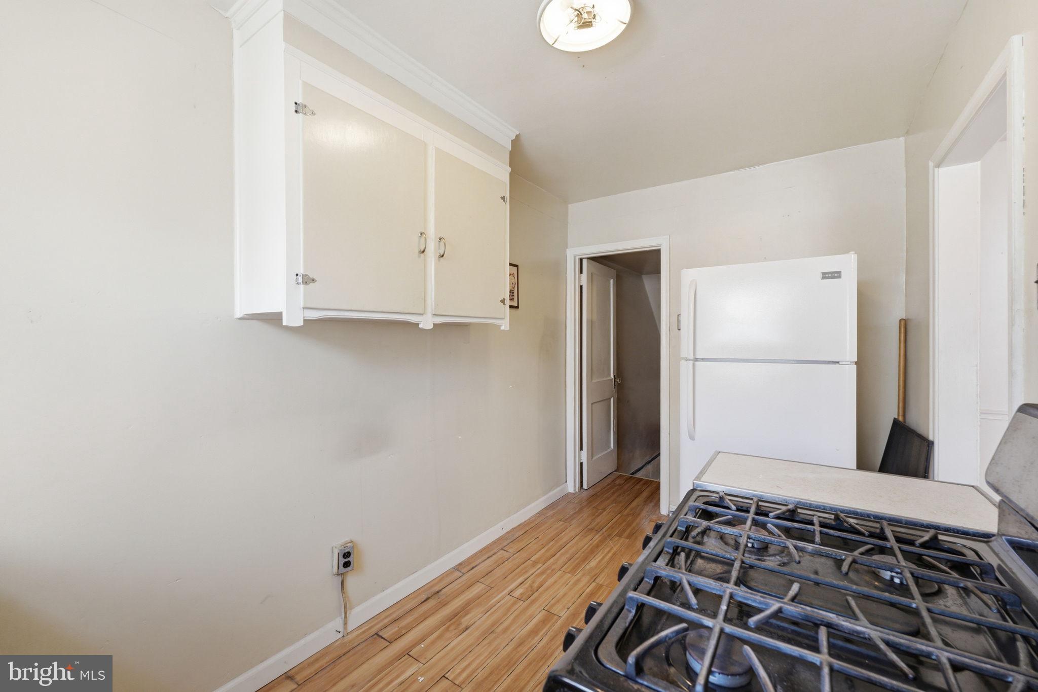 OXFORD CIRCLE - Residential