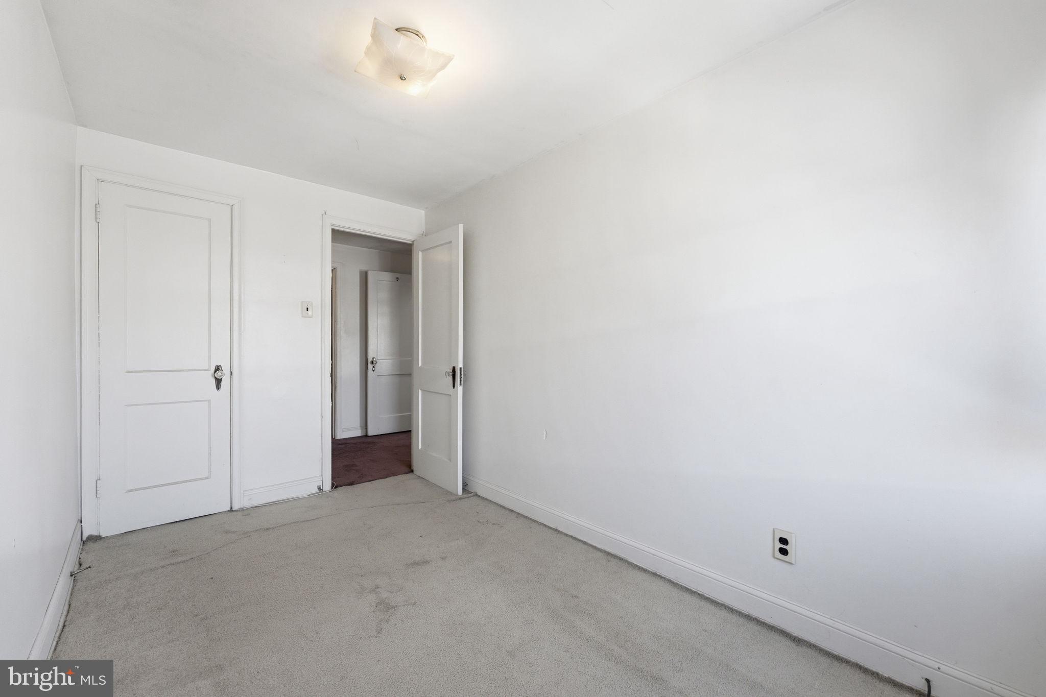 OXFORD CIRCLE - Residential