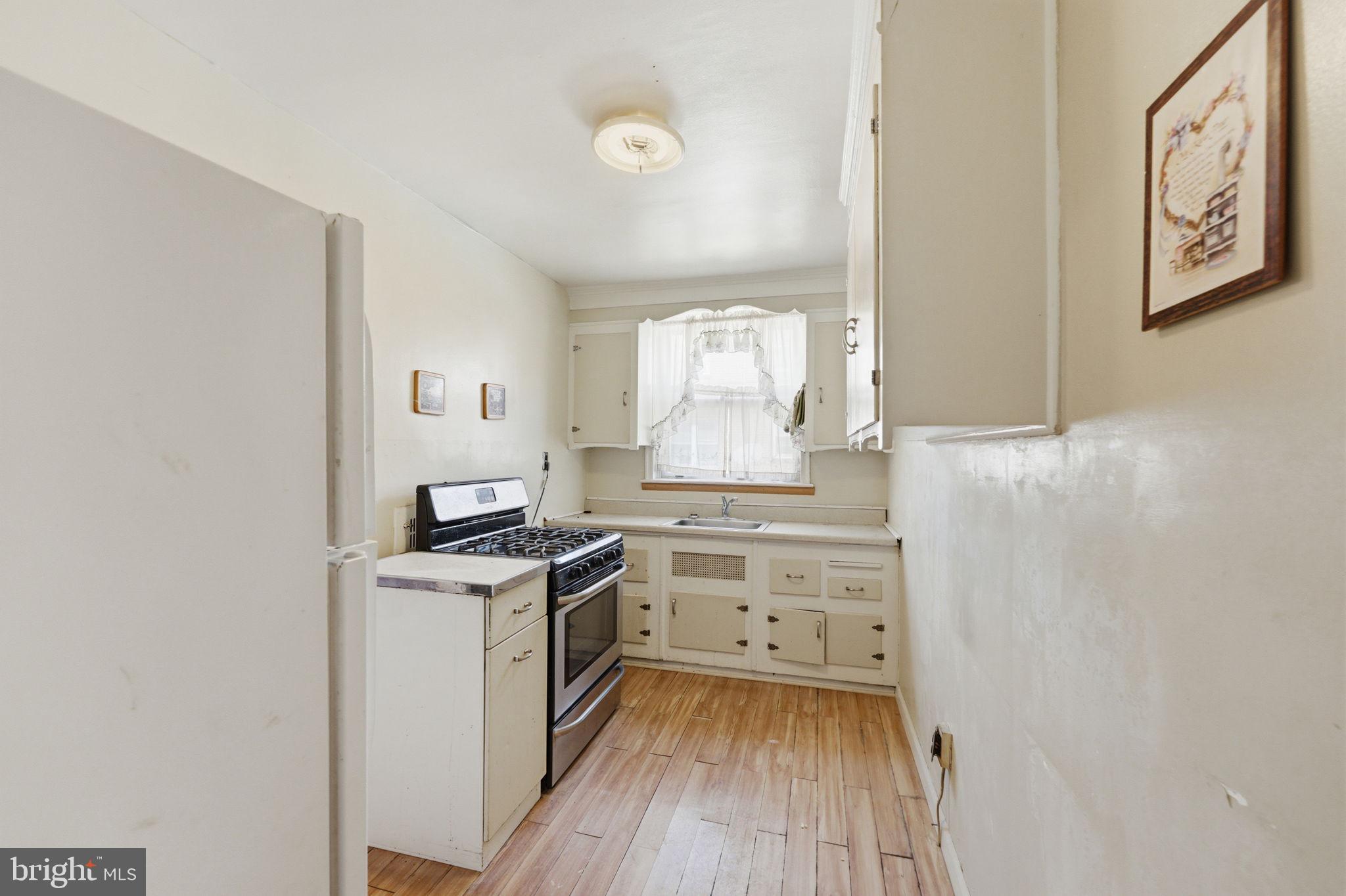 OXFORD CIRCLE - Residential