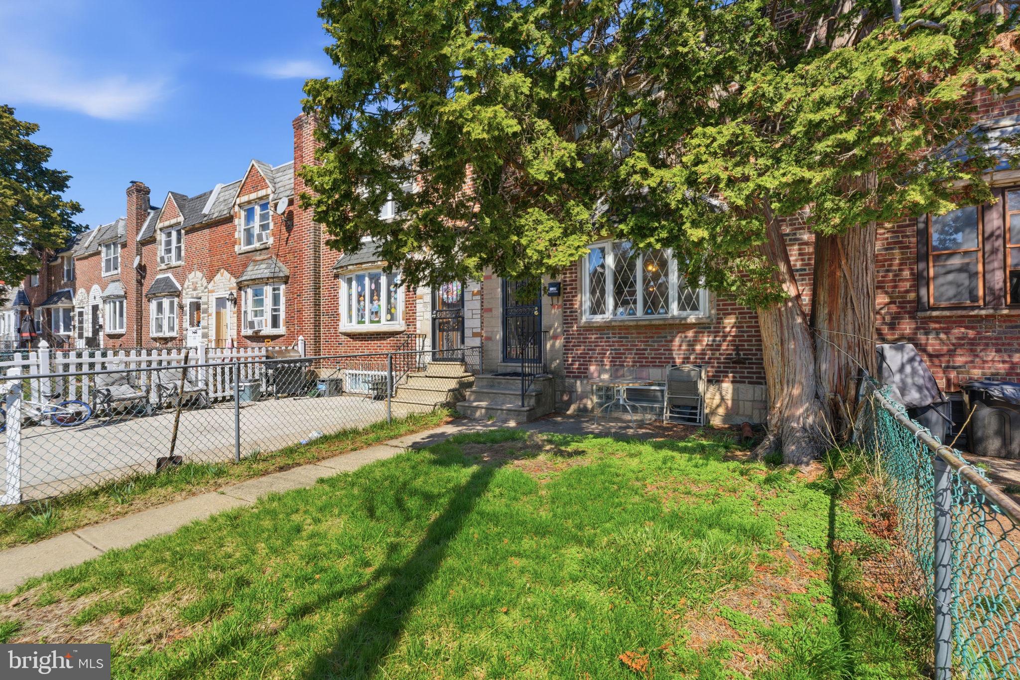 OXFORD CIRCLE - Residential