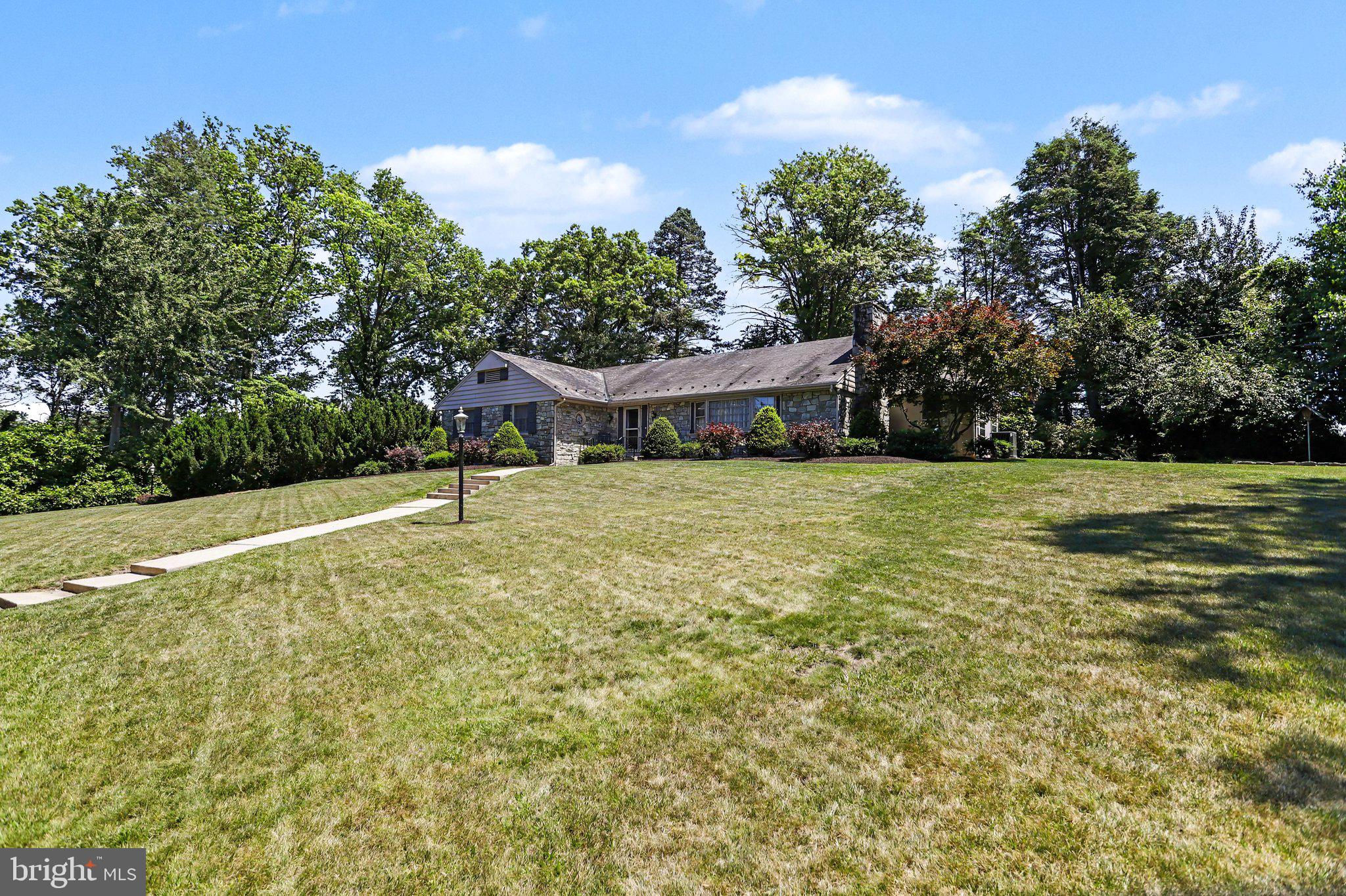 2210 STRATFORD ROAD