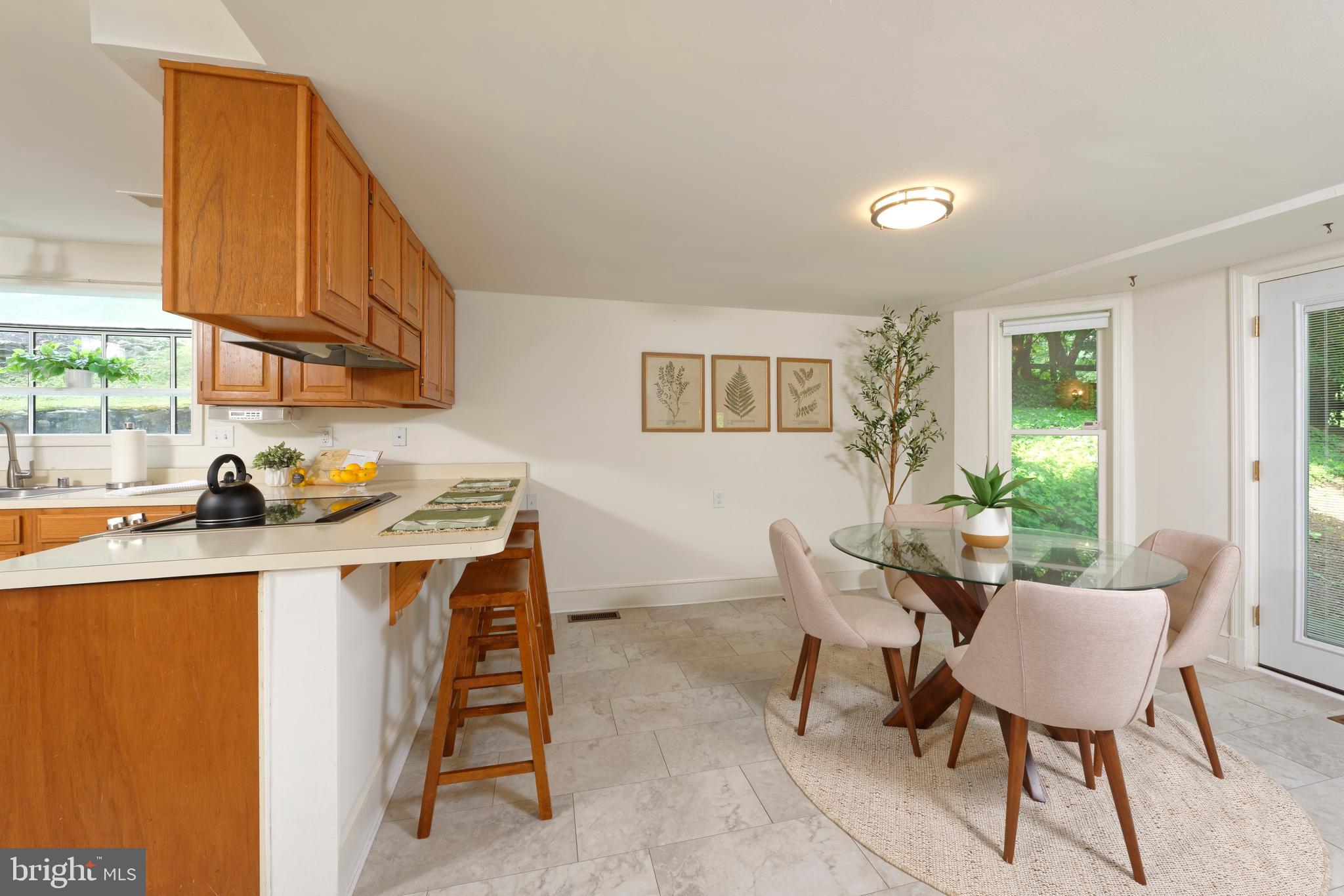 ROUND HILL - Residential