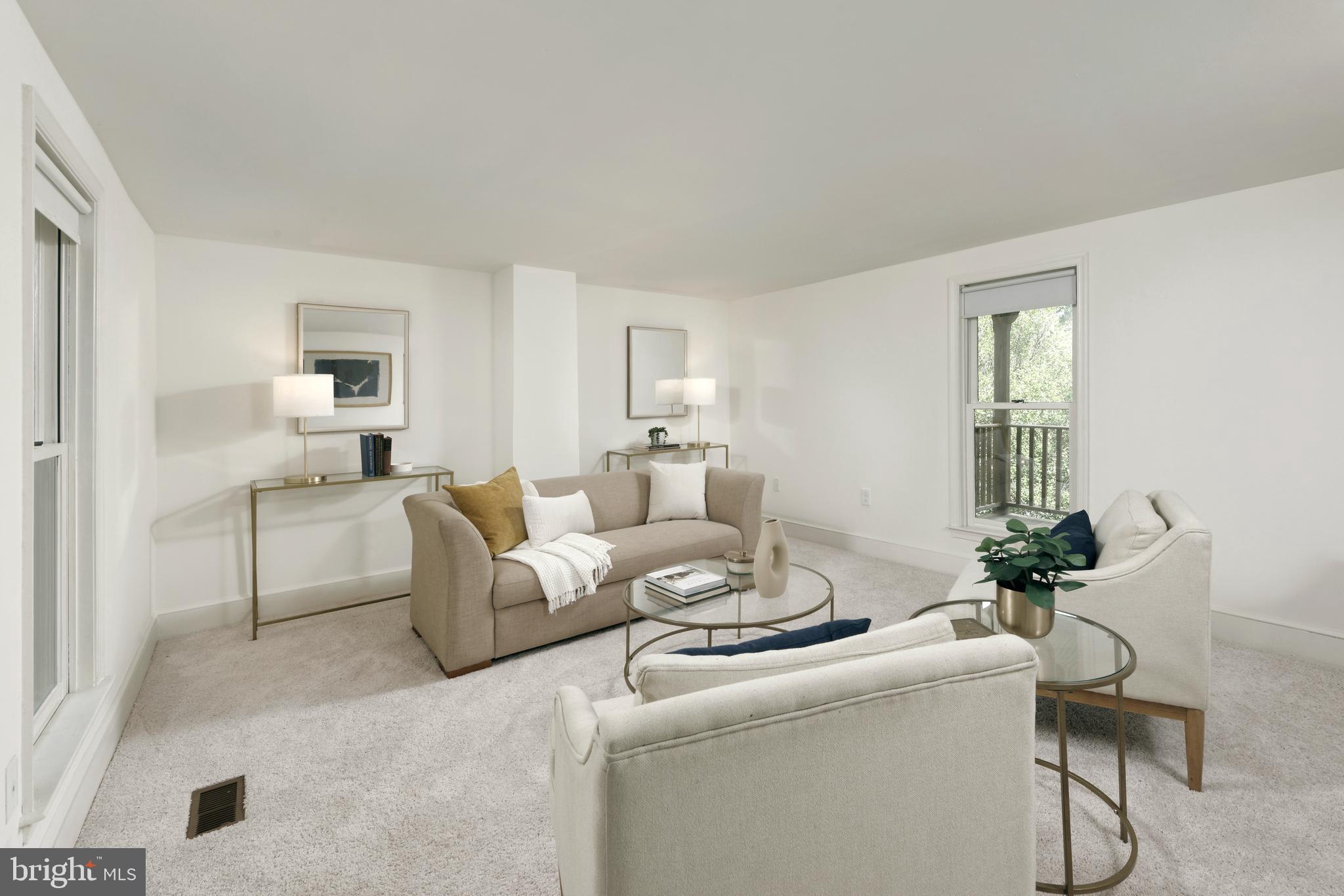 ROUND HILL - Residential