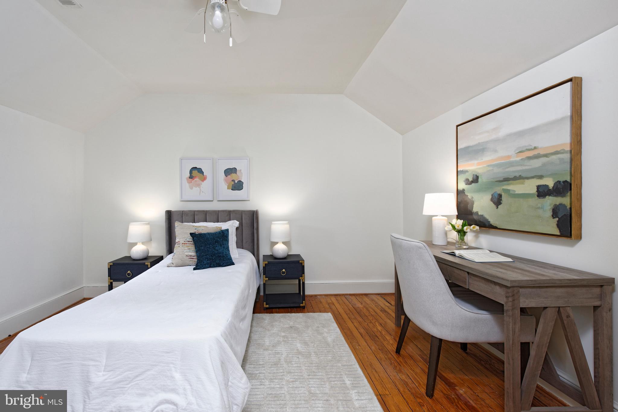 ROUND HILL - Residential