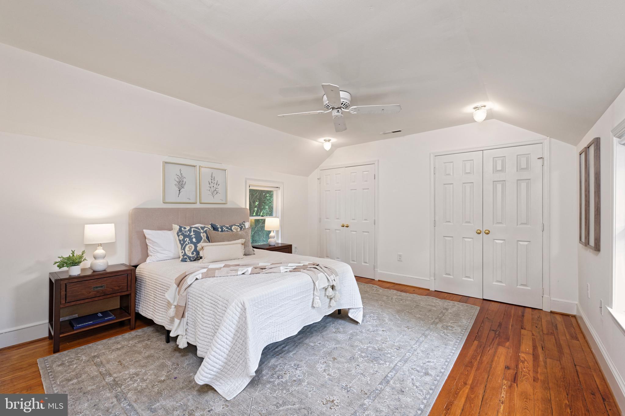 ROUND HILL - Residential