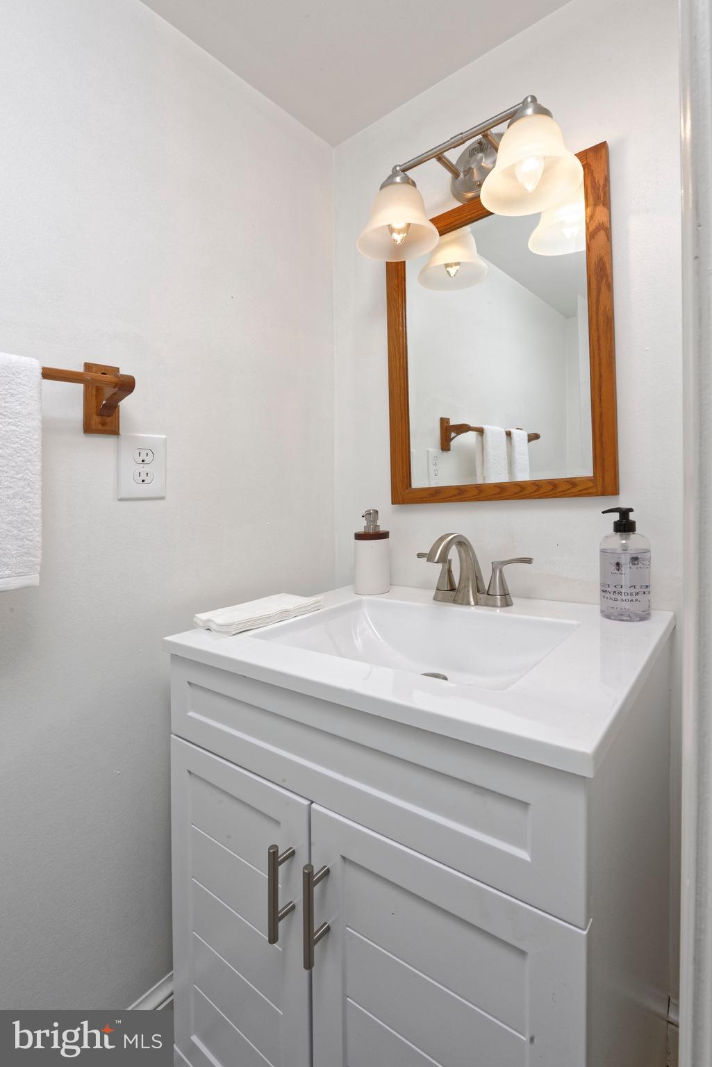 ROUND HILL - Residential