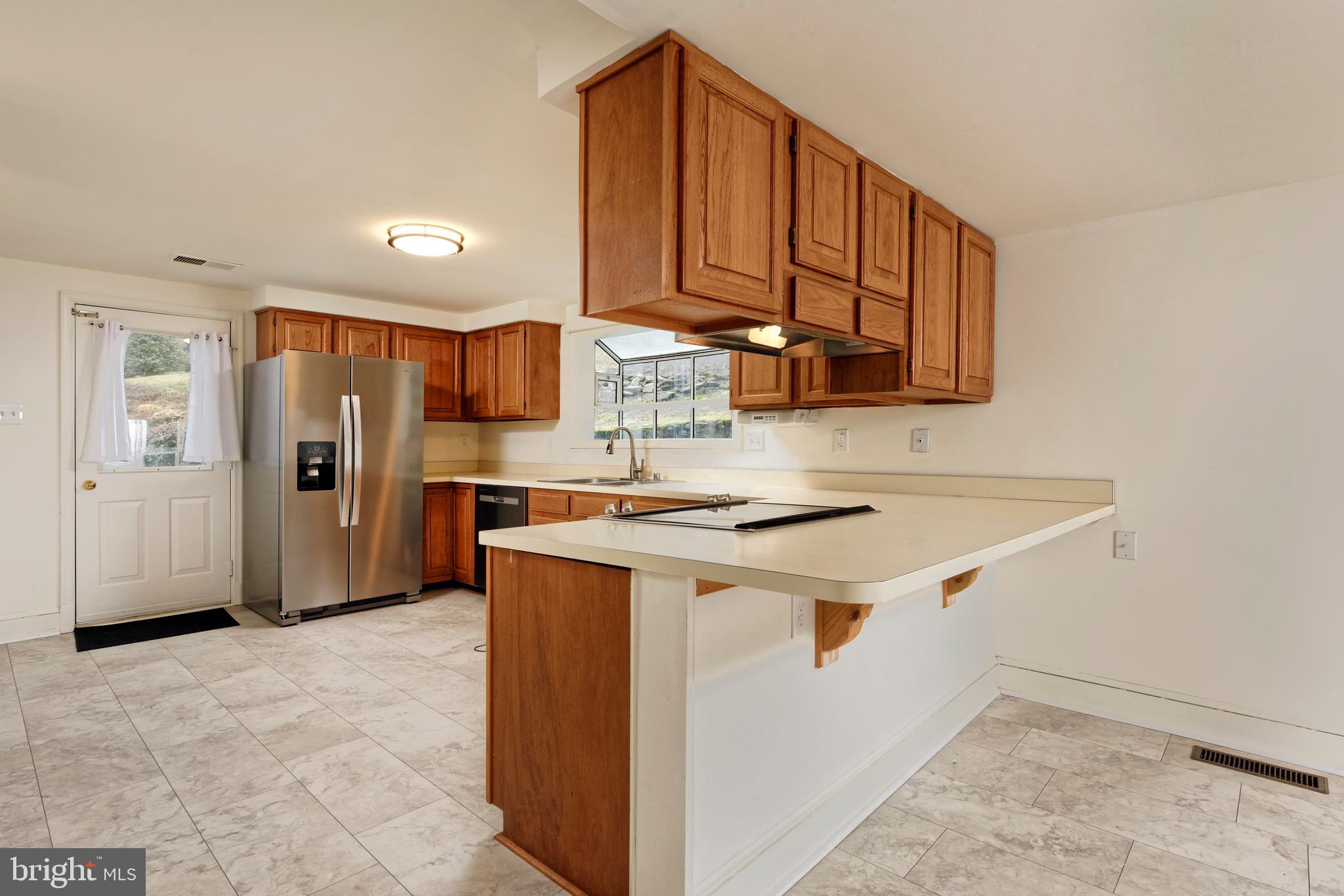 ROUND HILL - Residential