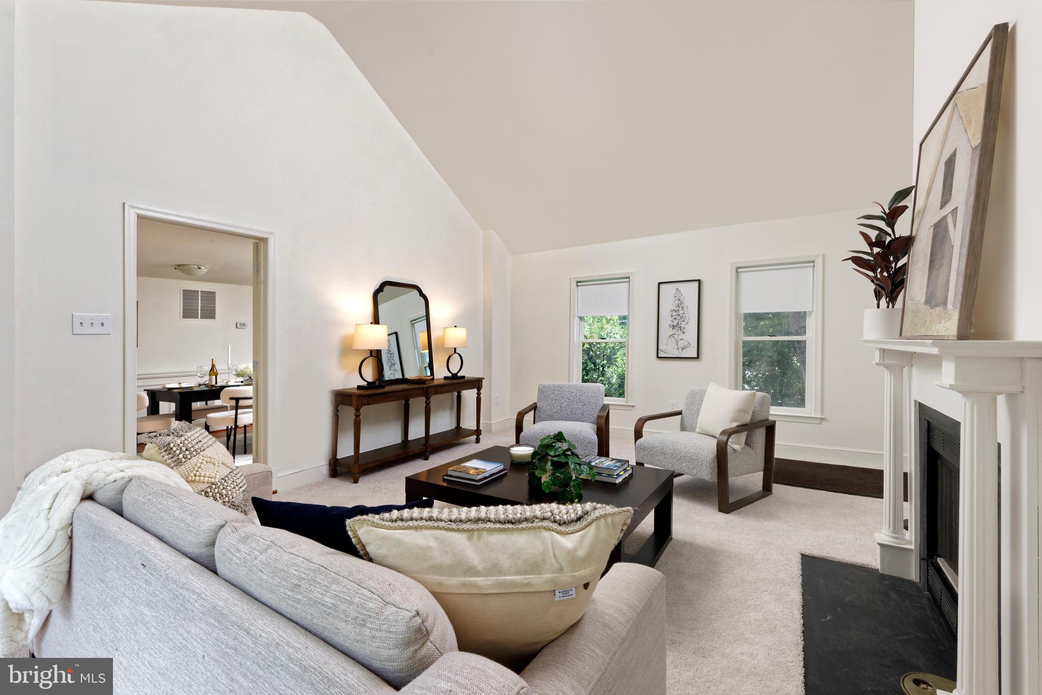 ROUND HILL - Residential