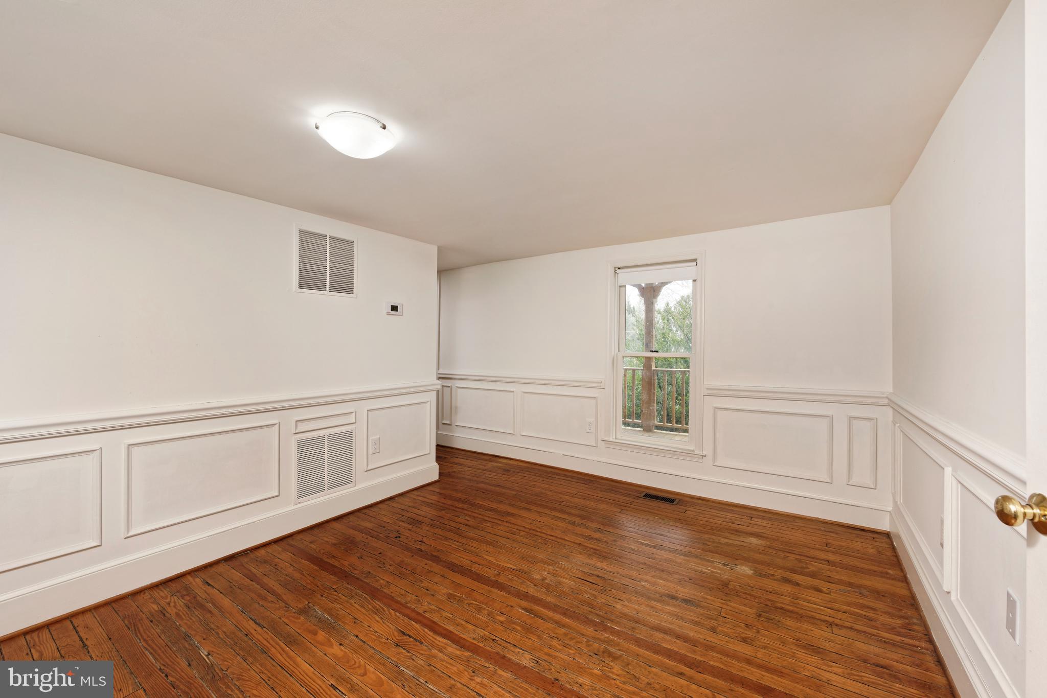 ROUND HILL - Residential