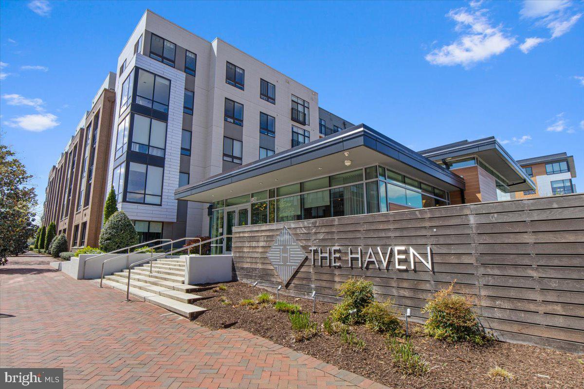 145 RIVERHAVEN DRIVE 309