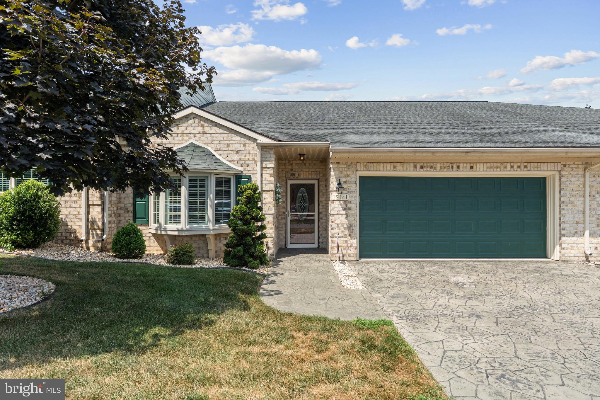 CORTLAND MANOR - Residential