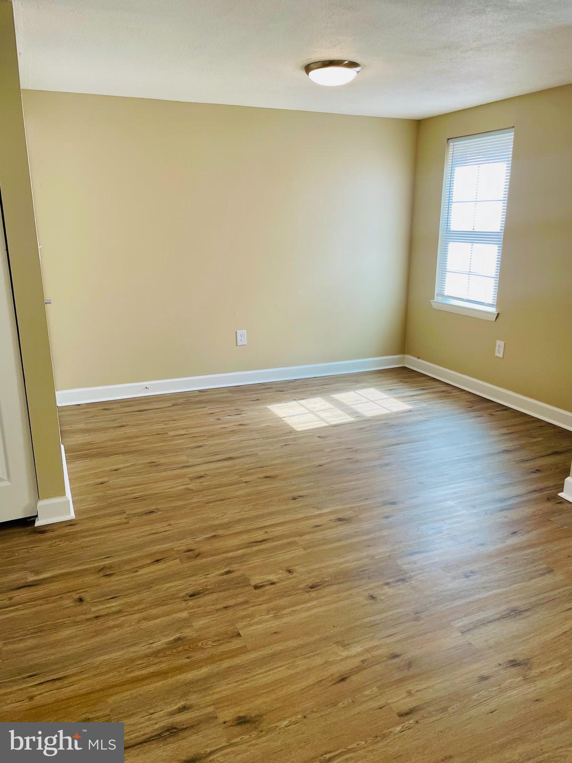 ASHLAND MEWS - Residential Lease