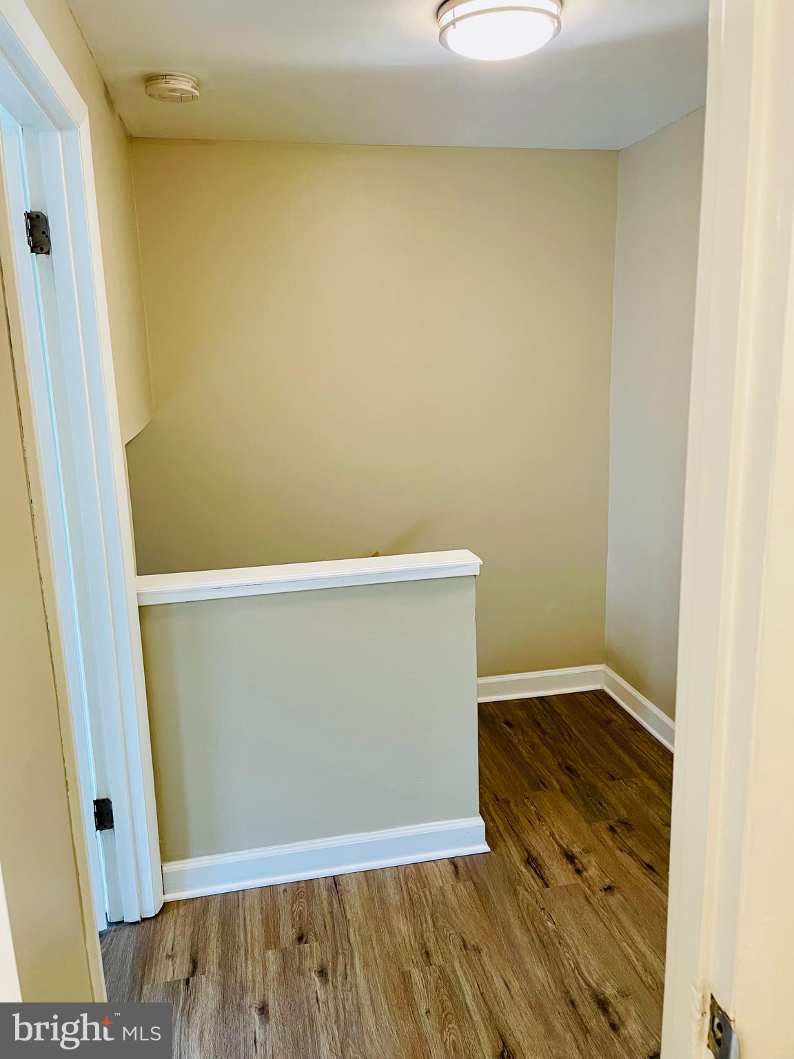 ASHLAND MEWS - Residential Lease