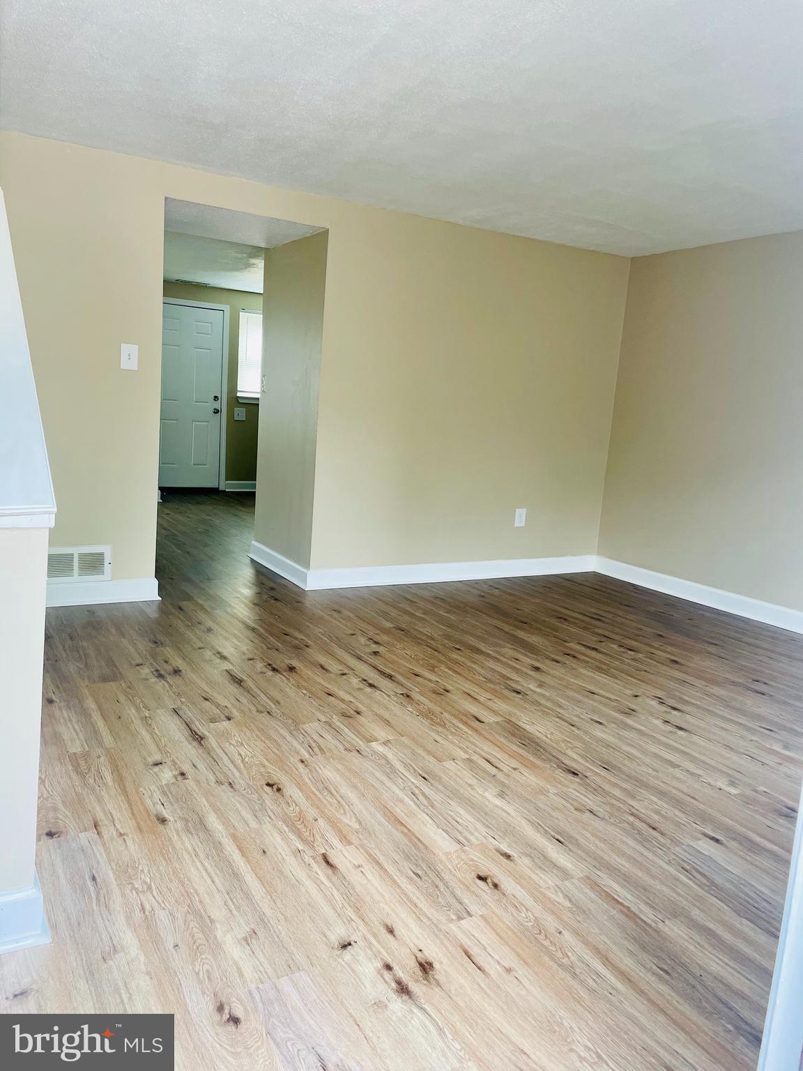 ASHLAND MEWS - Residential Lease