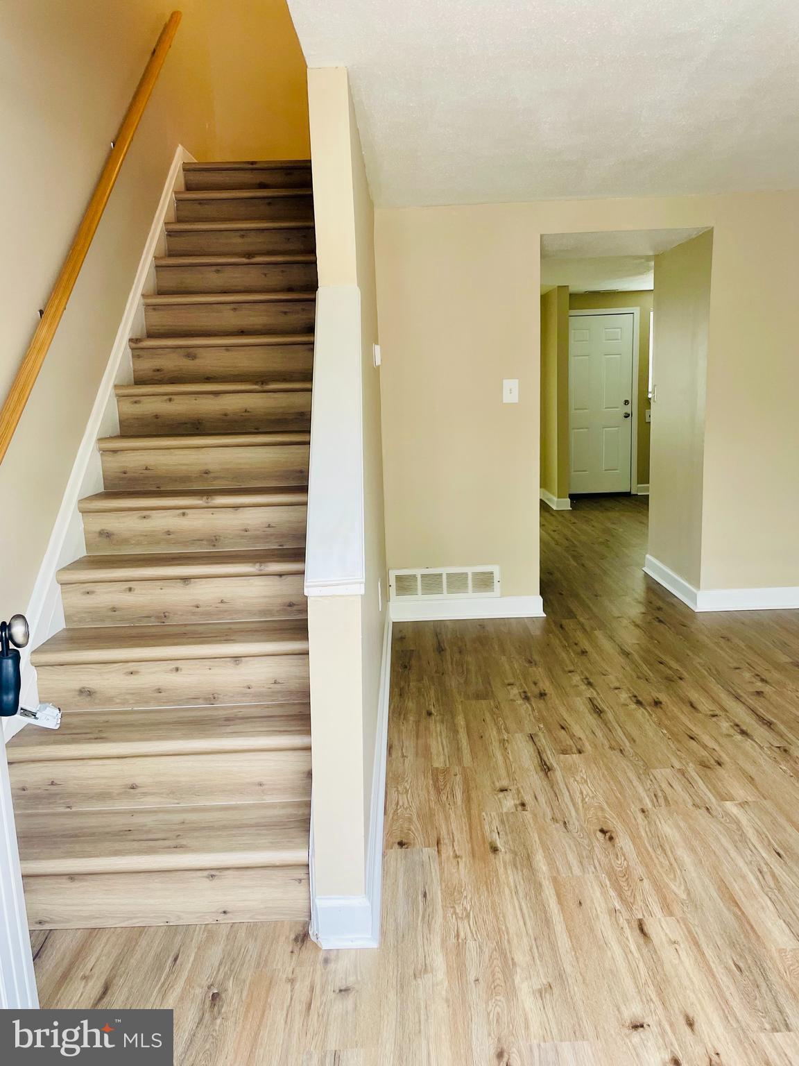 ASHLAND MEWS - Residential Lease