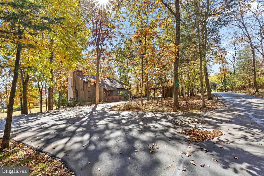 Photo of 186 Maugers Mill Road, POTTSTOWN, PA 19464 (MLS # PAMC2159416)