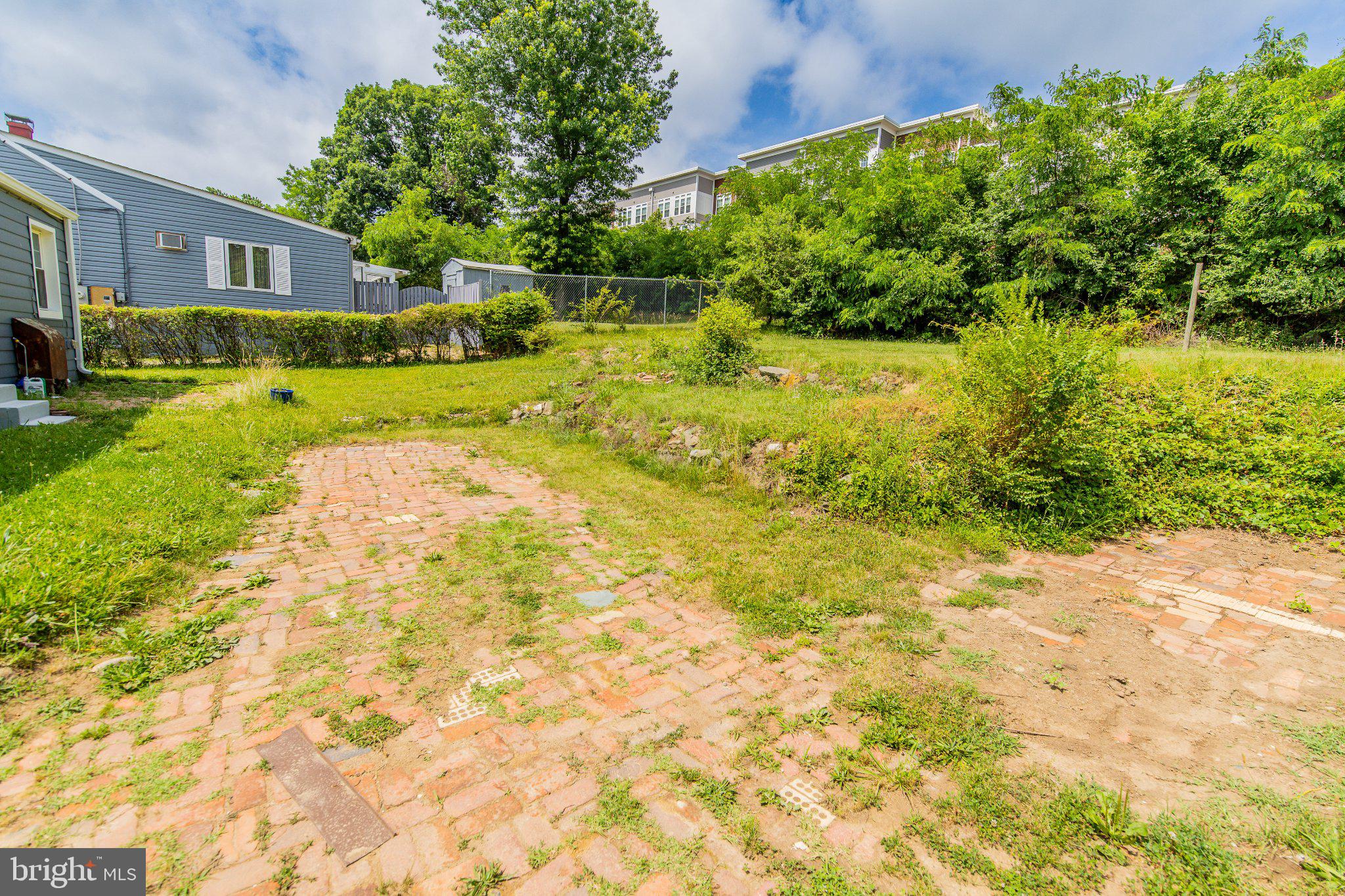 5014 N ENGLEWOOD DRIVE