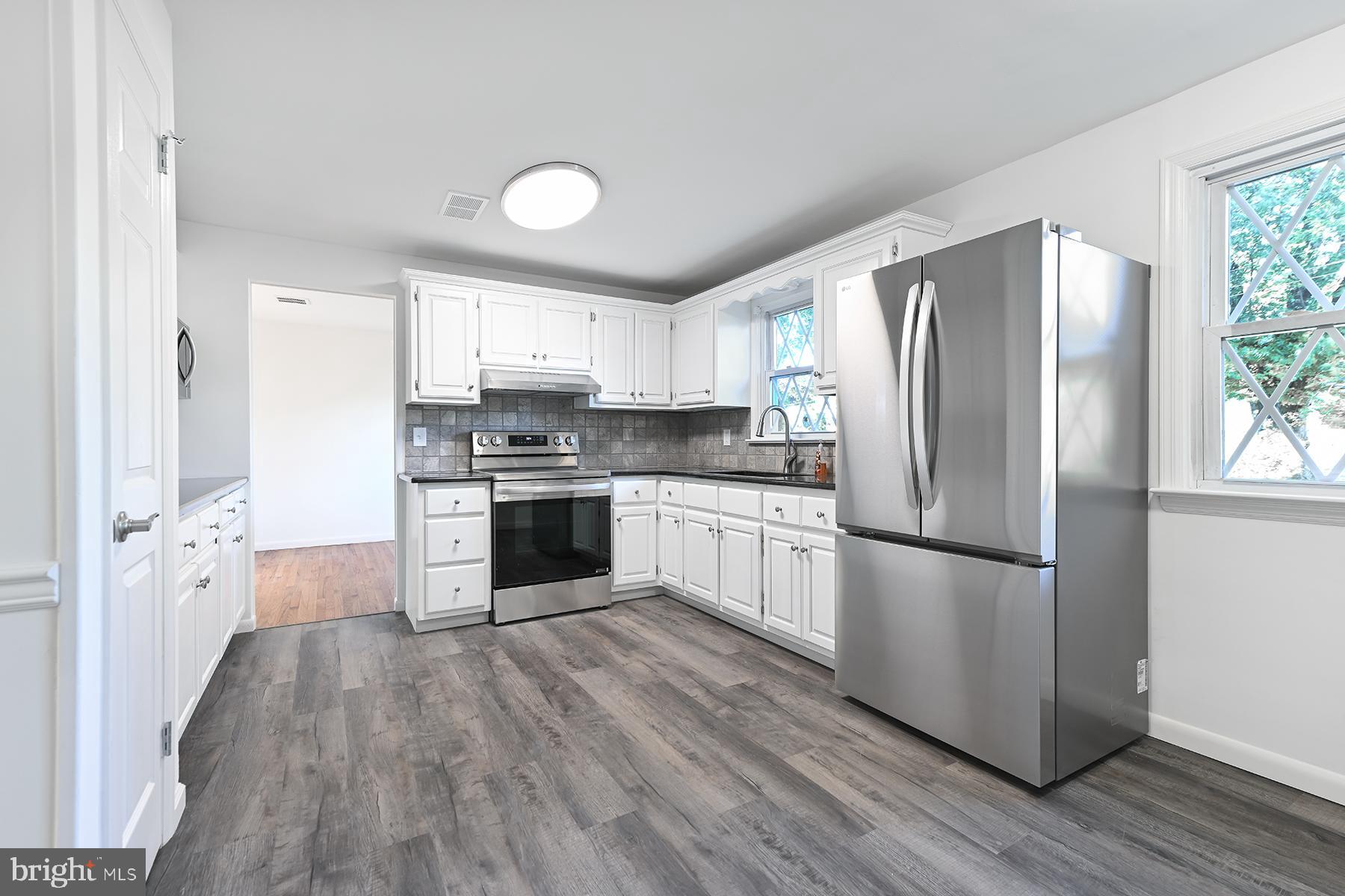 216 LAURELWOOD DRIVE