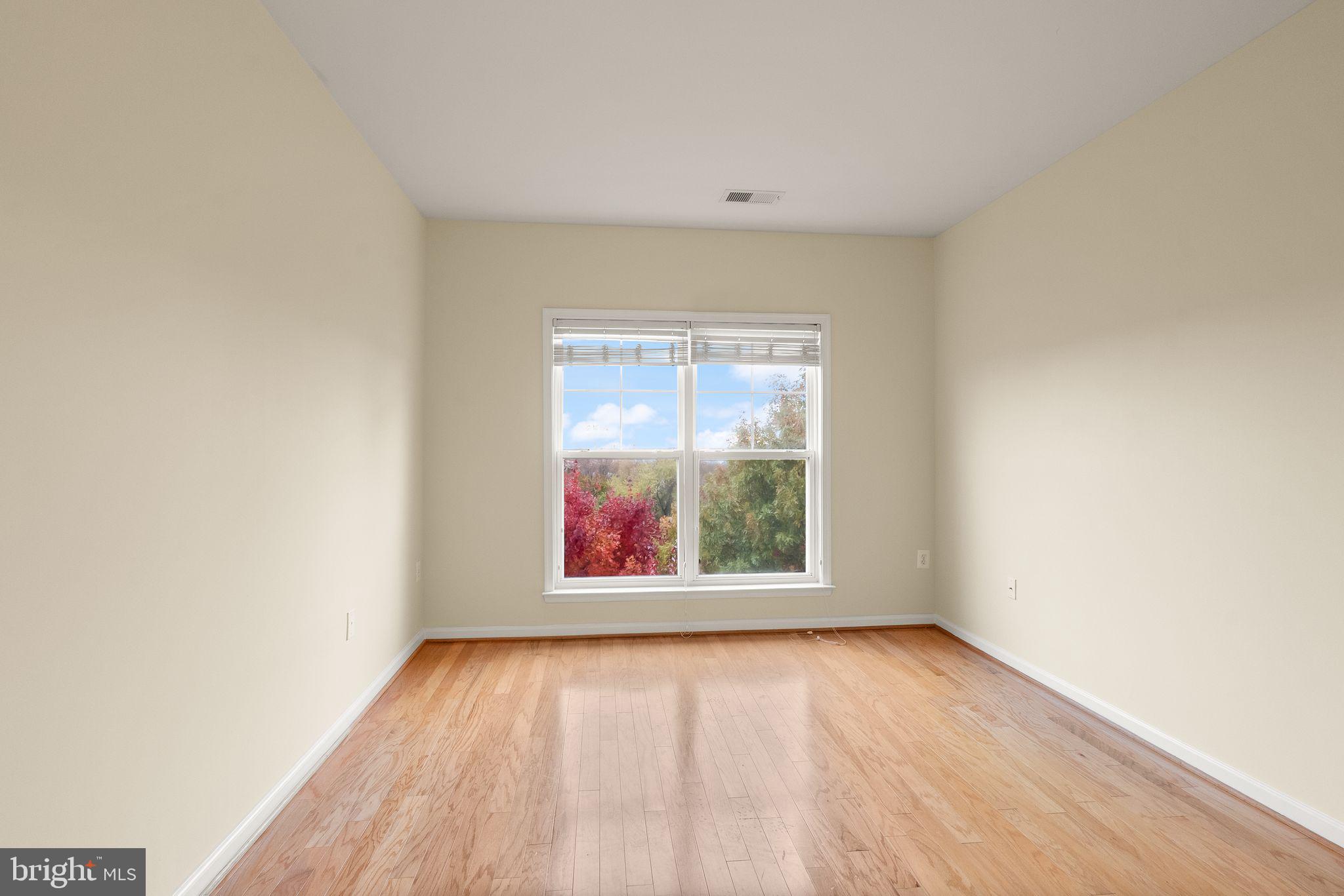 CHANTILLY PARK - Residential Lease