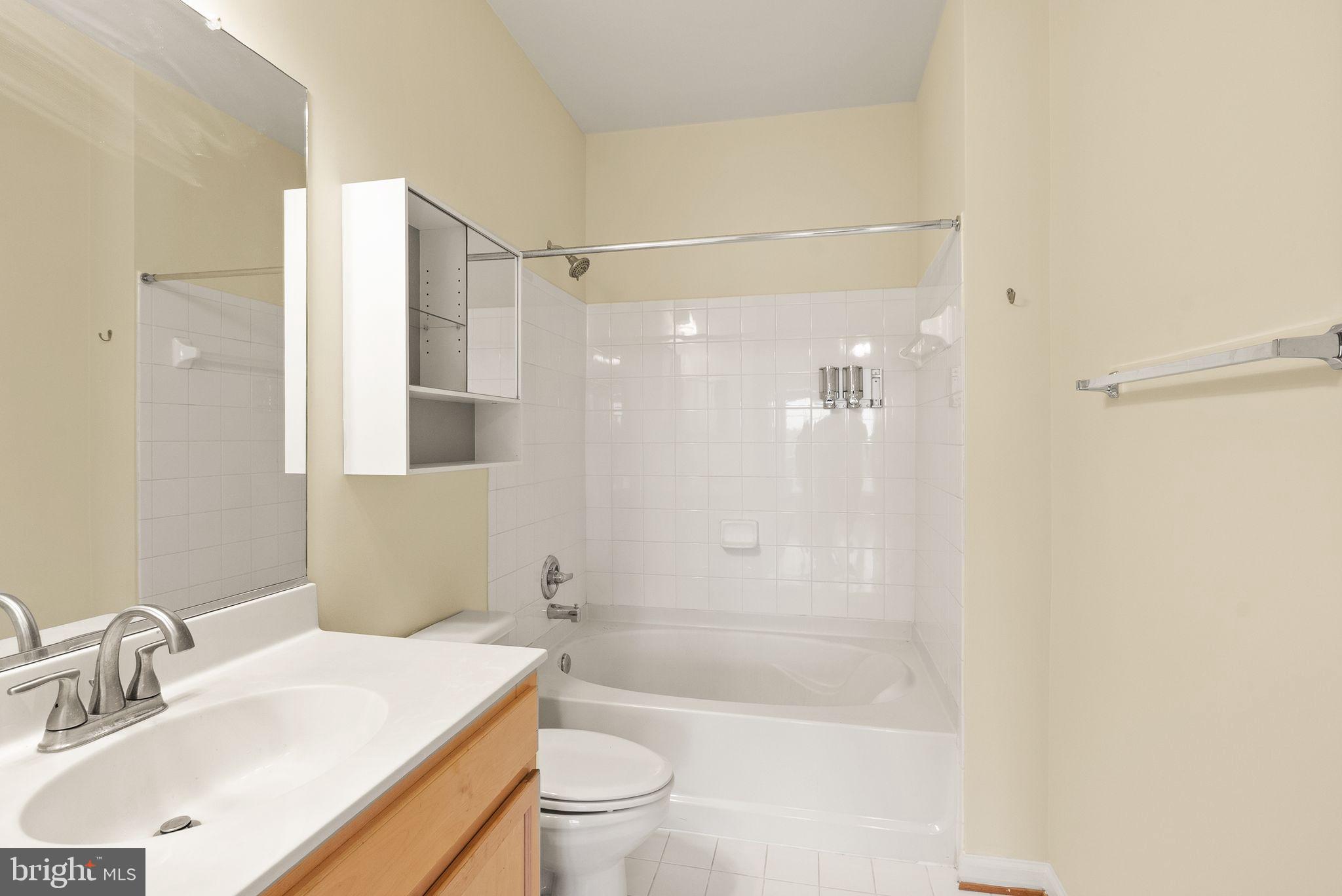 CHANTILLY PARK - Residential Lease