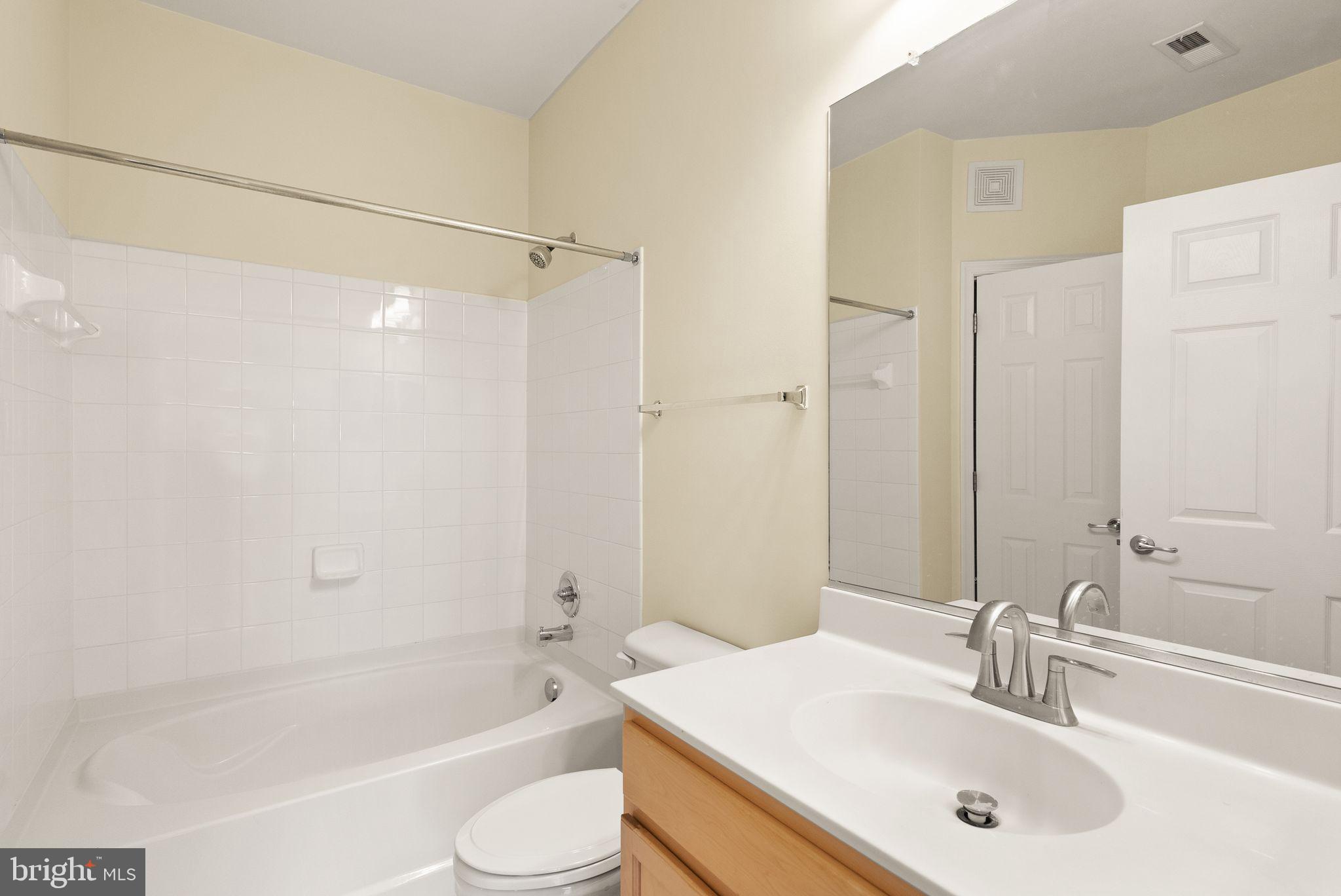 CHANTILLY PARK - Residential Lease