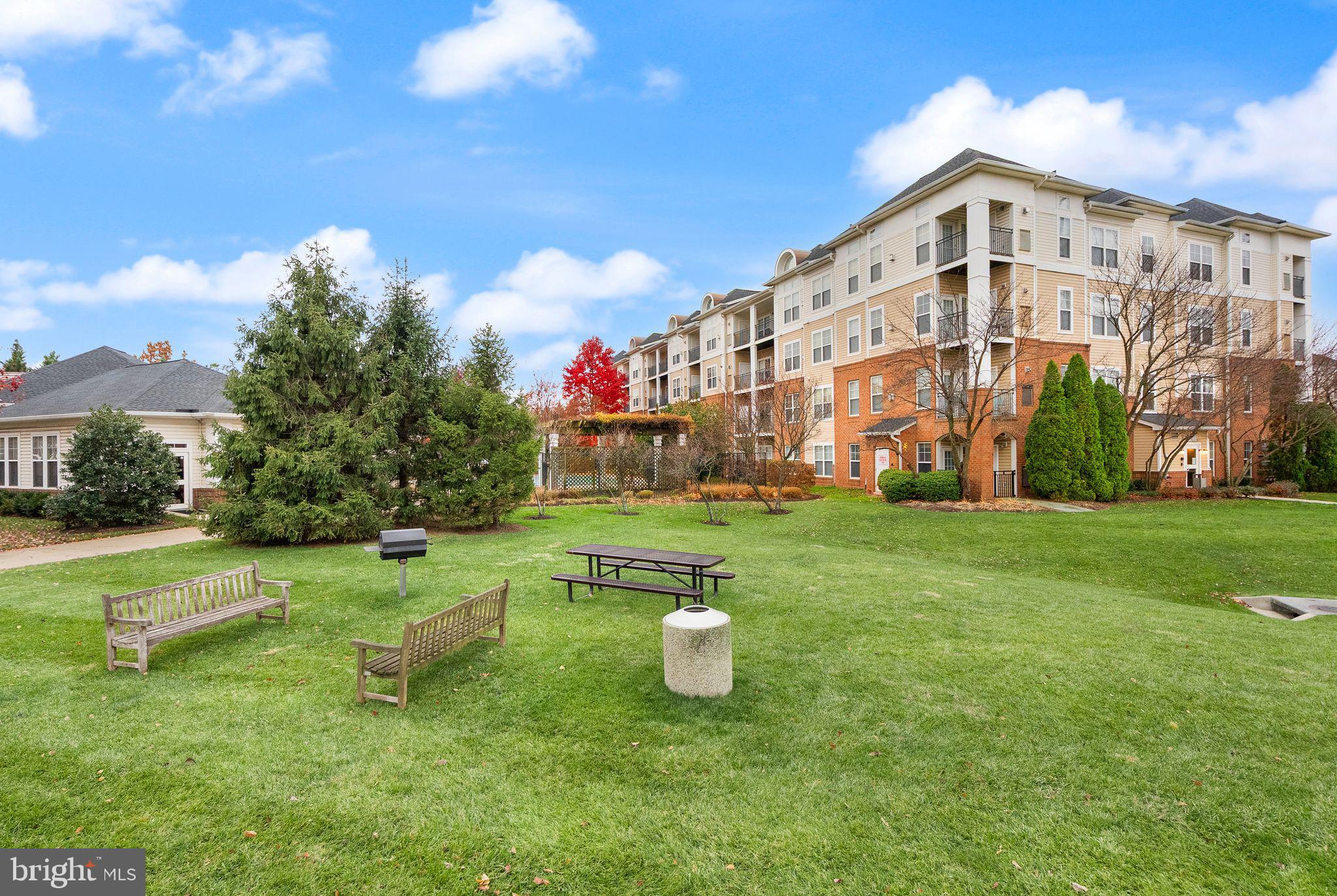 CHANTILLY PARK - Residential Lease