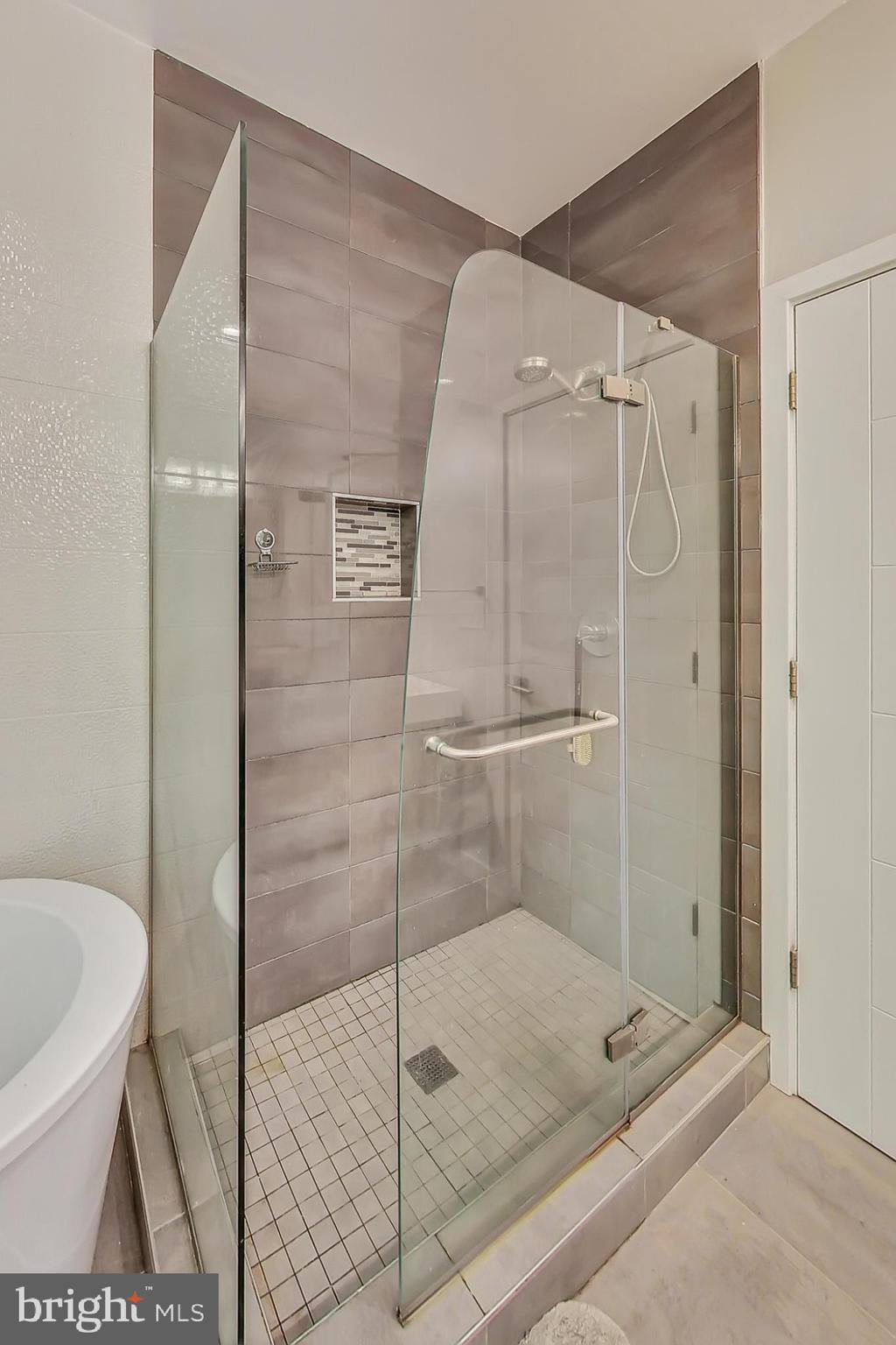 BURNING TREE VALLEY - Residential