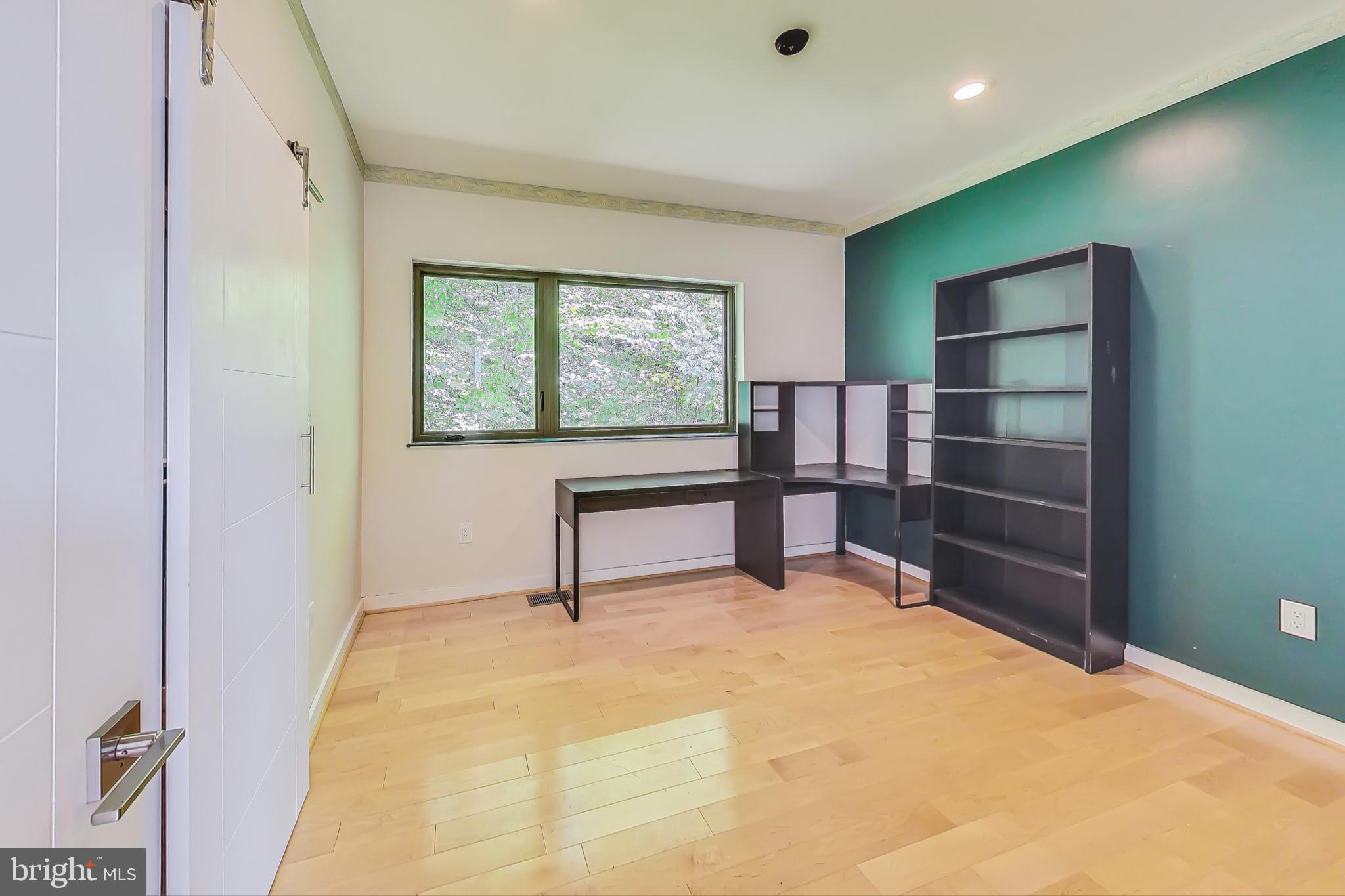 BURNING TREE VALLEY - Residential