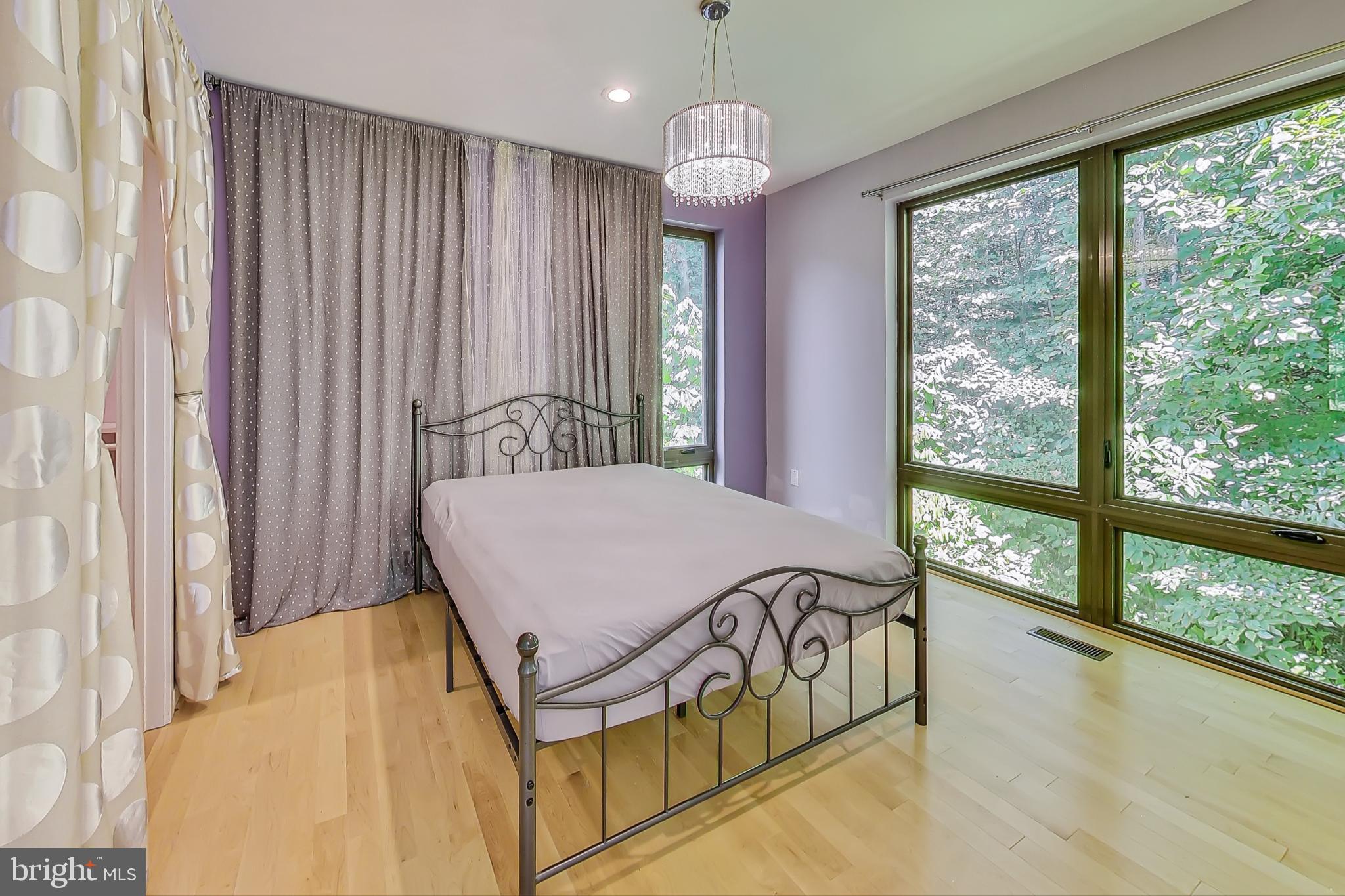 BURNING TREE VALLEY - Residential