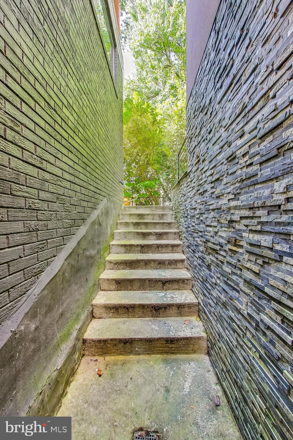 BURNING TREE VALLEY - Residential