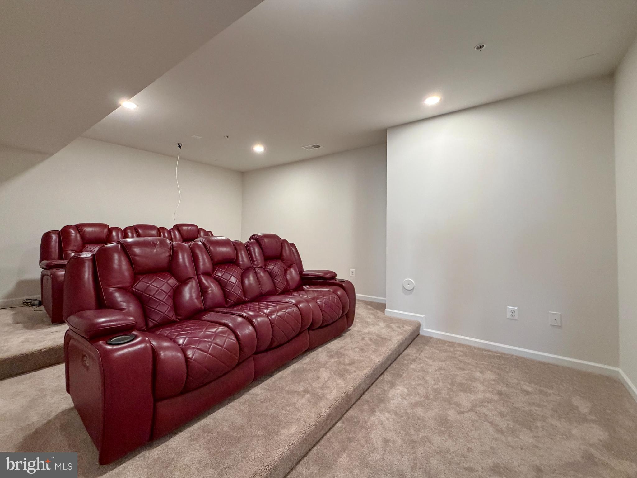 VILLAGES OF SAVANNAH - Residential