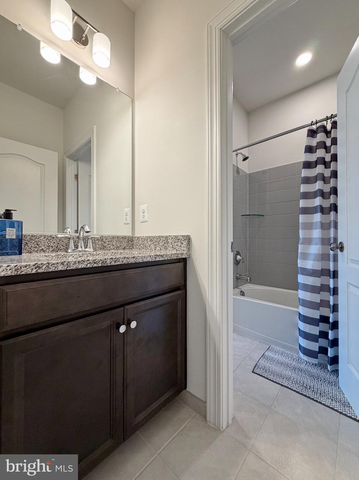 VILLAGES OF SAVANNAH - Residential