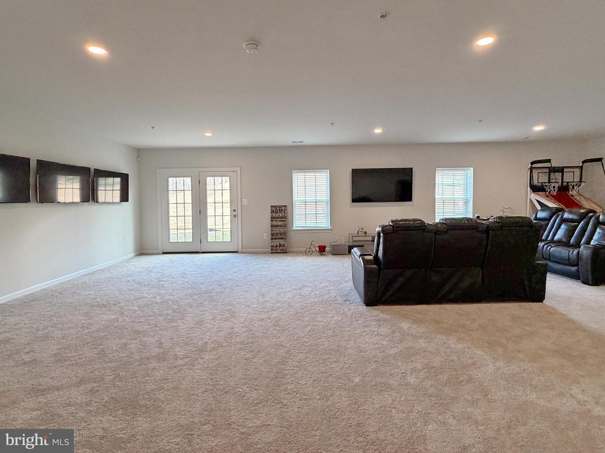 VILLAGES OF SAVANNAH - Residential