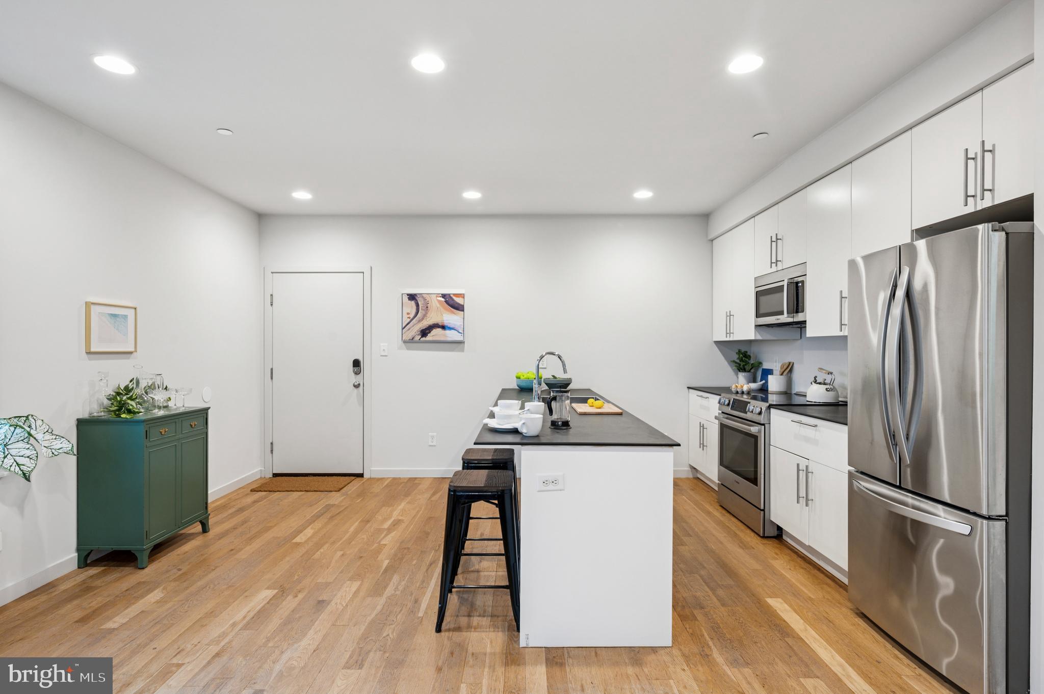 1800 S 16TH STREET 2 B