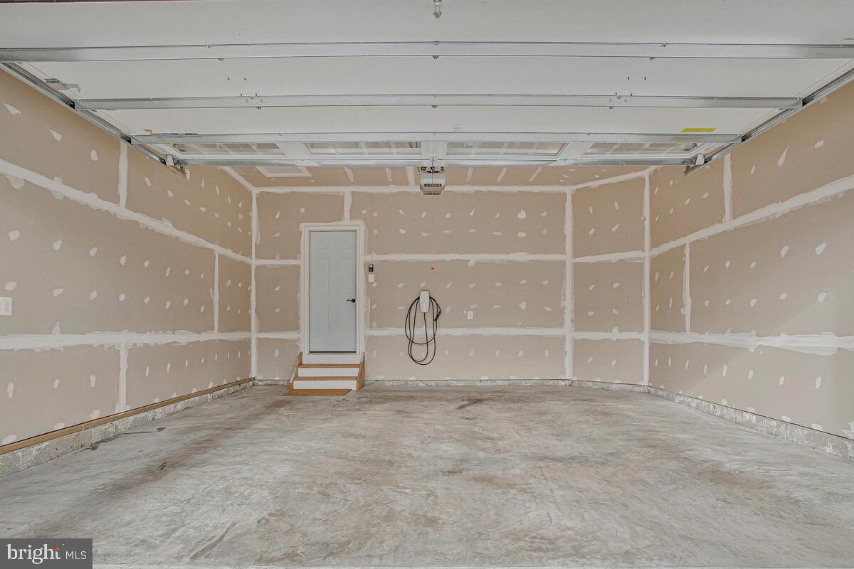 PONDVIEW - Residential