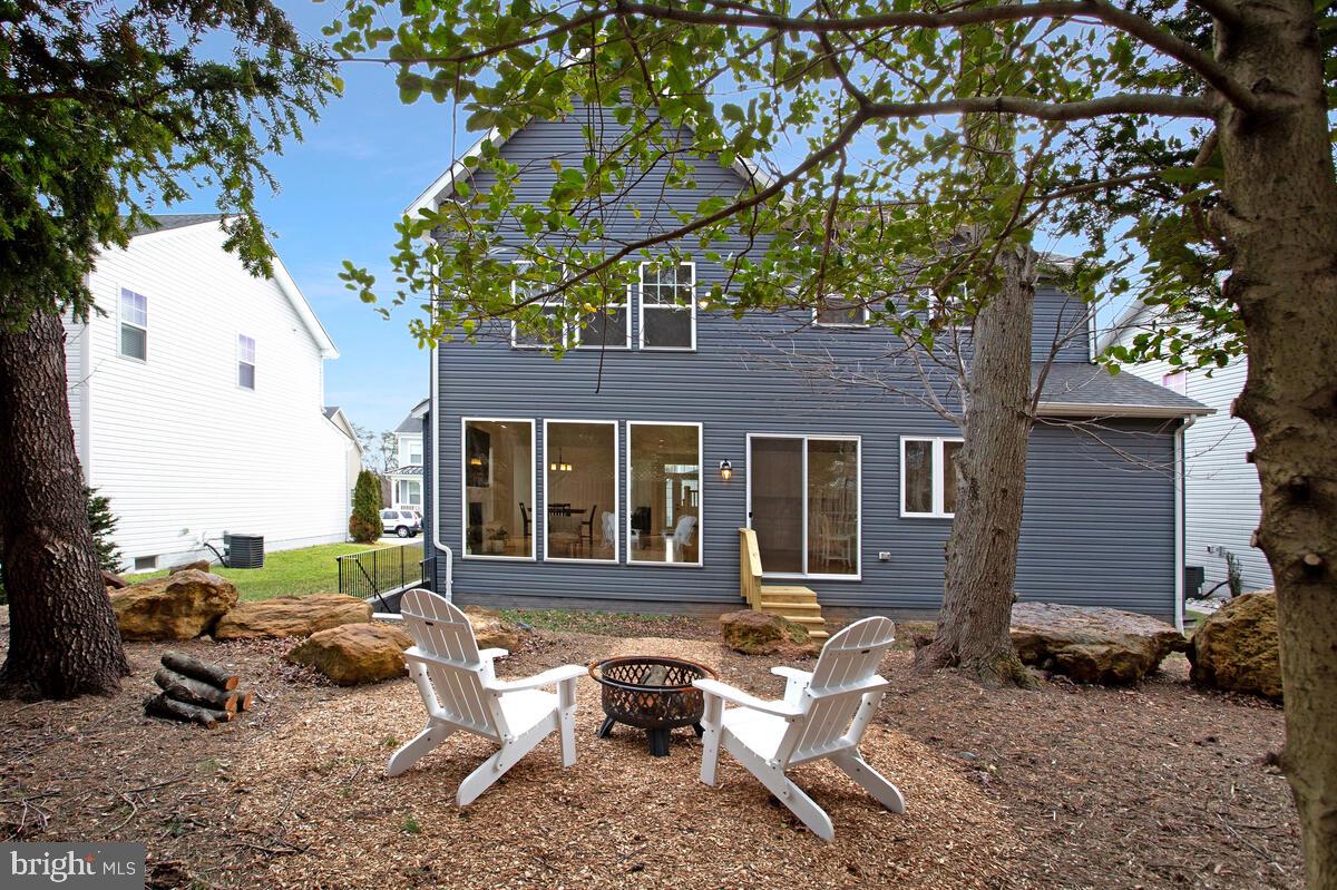 PONDVIEW - Residential