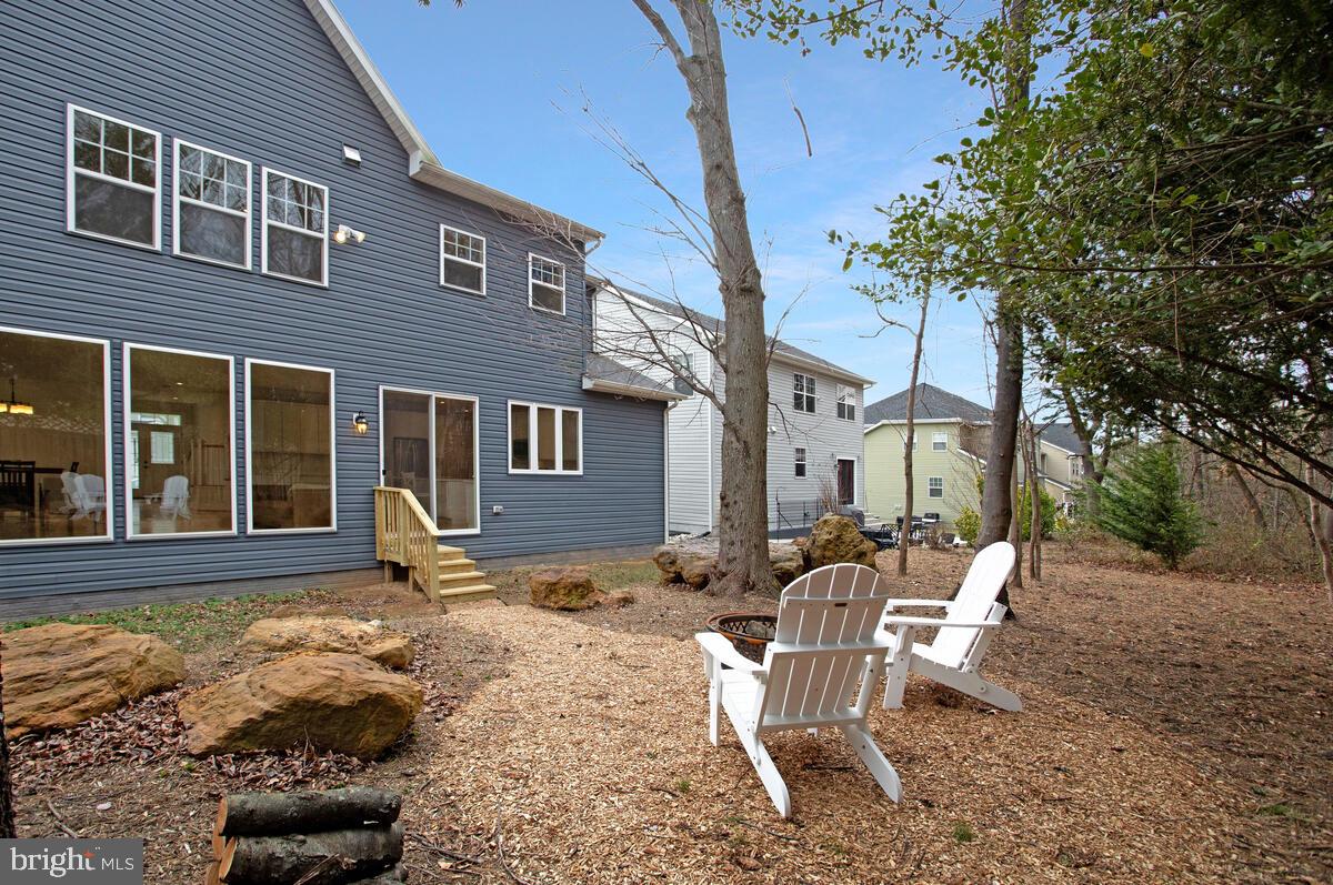 PONDVIEW - Residential