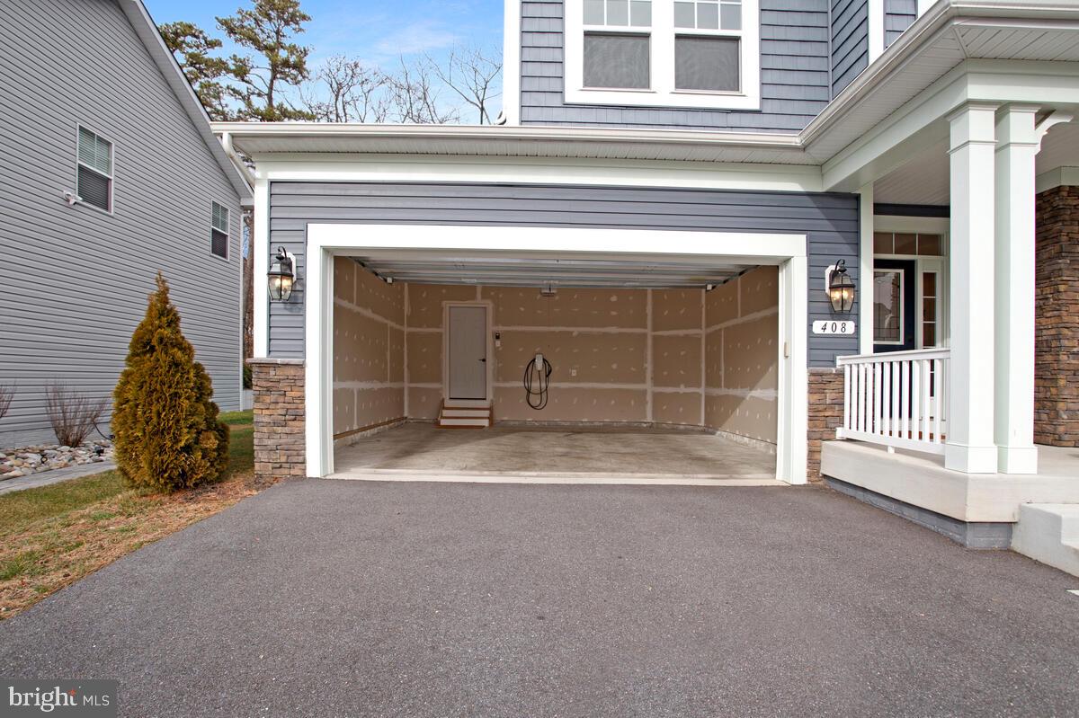 PONDVIEW - Residential