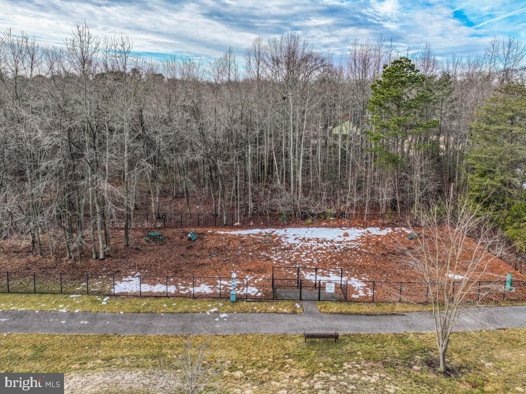 PONDVIEW - Residential