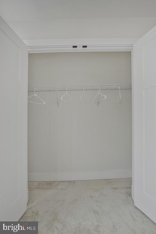 PONDVIEW - Residential