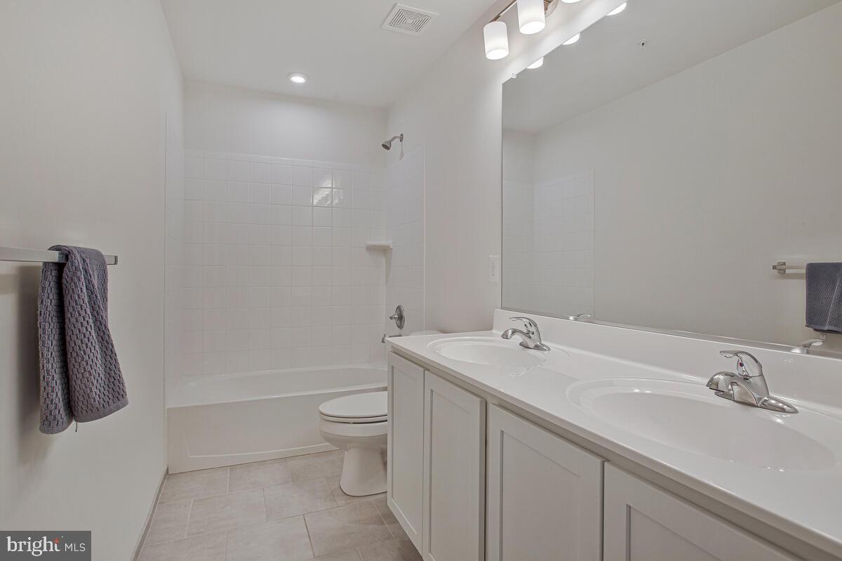 PONDVIEW - Residential