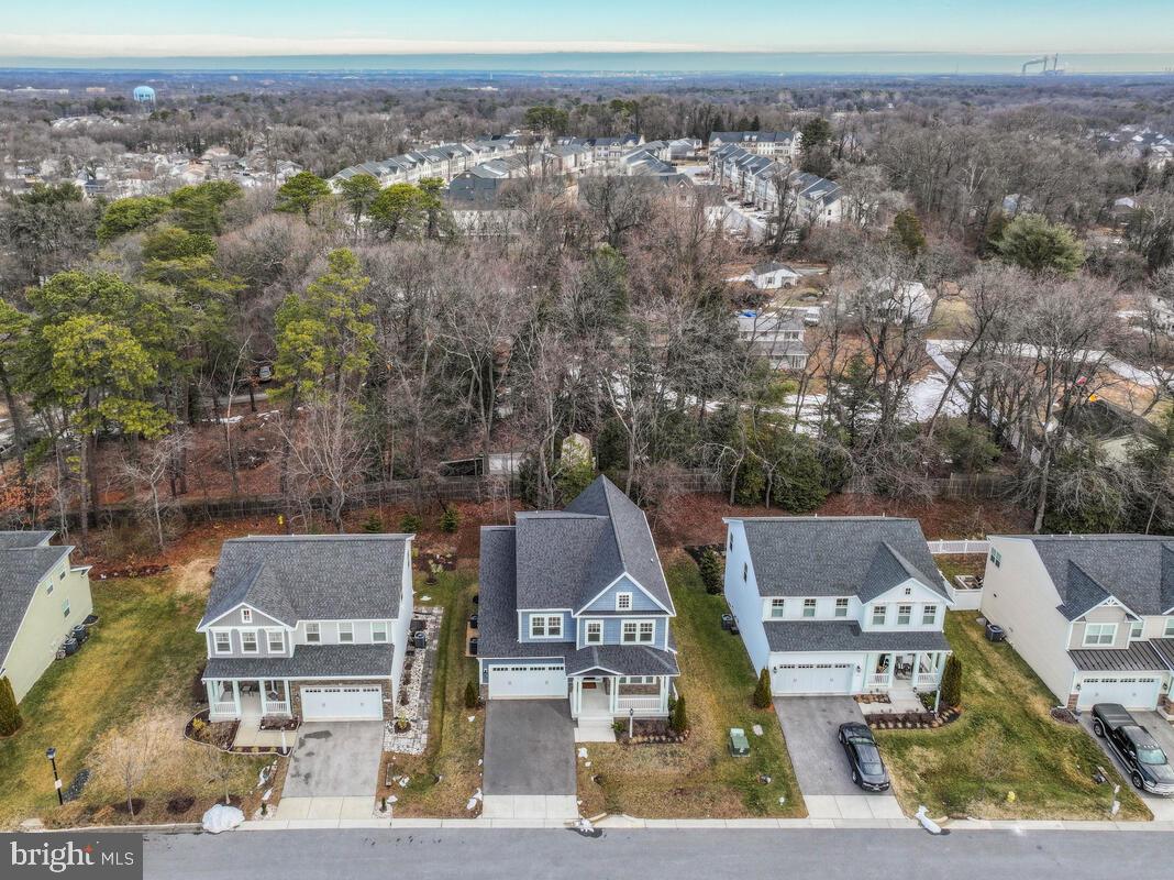 PONDVIEW - Residential